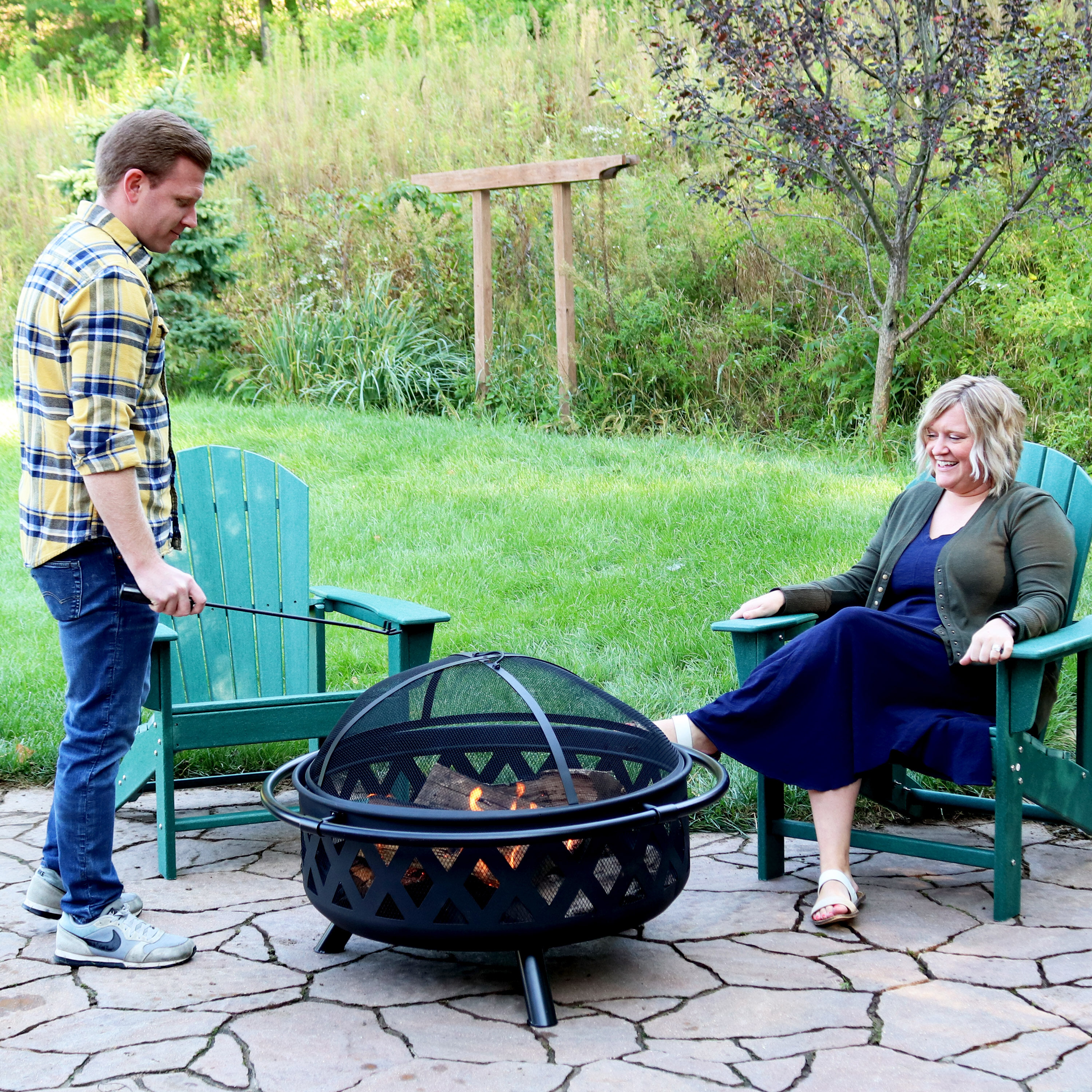 Sunnydaze Decor 36-in W Black Steel Wood-Burning Fire Pit in the