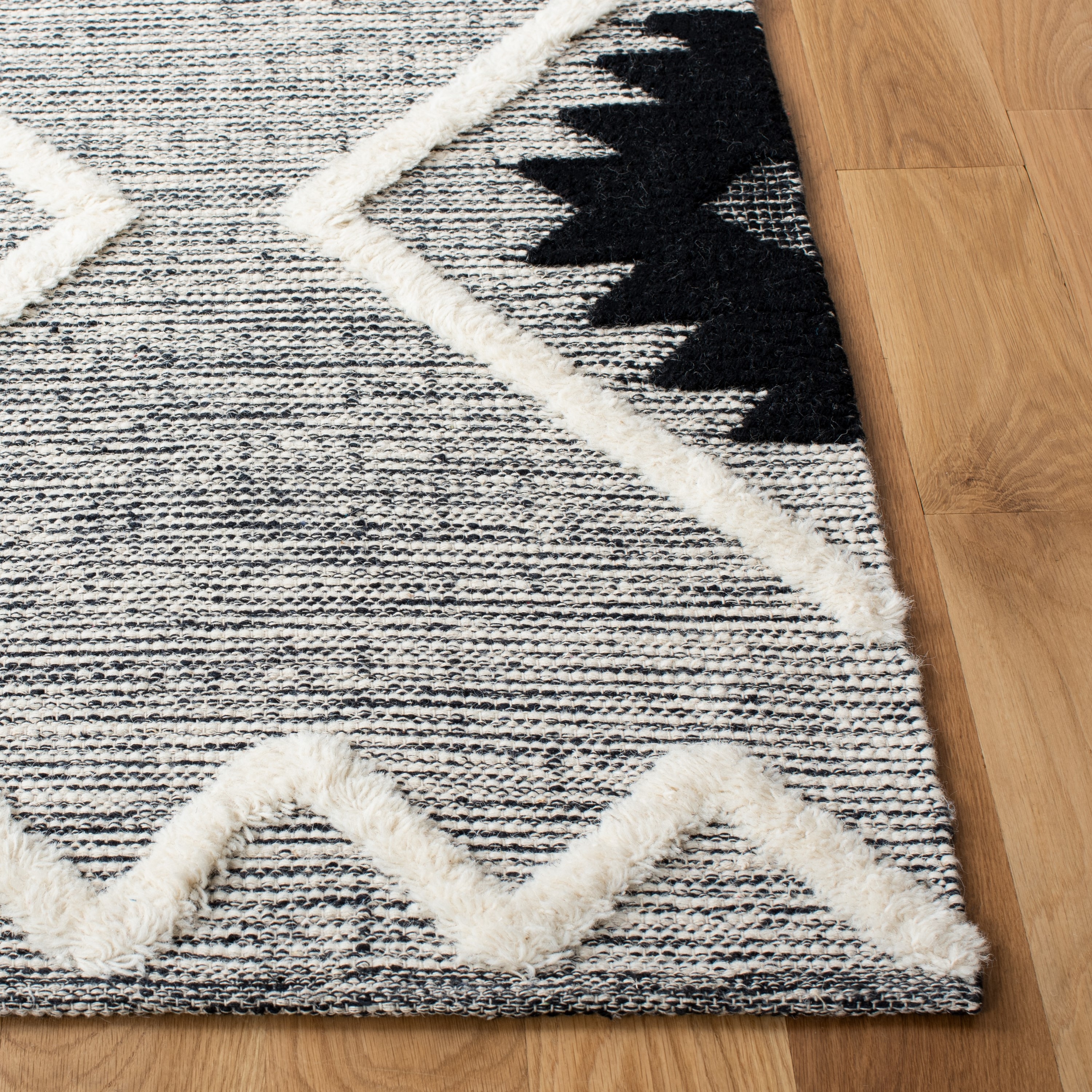 Black and Ivory Geometric Wool Hand-knotted Rug, 3' x 5'