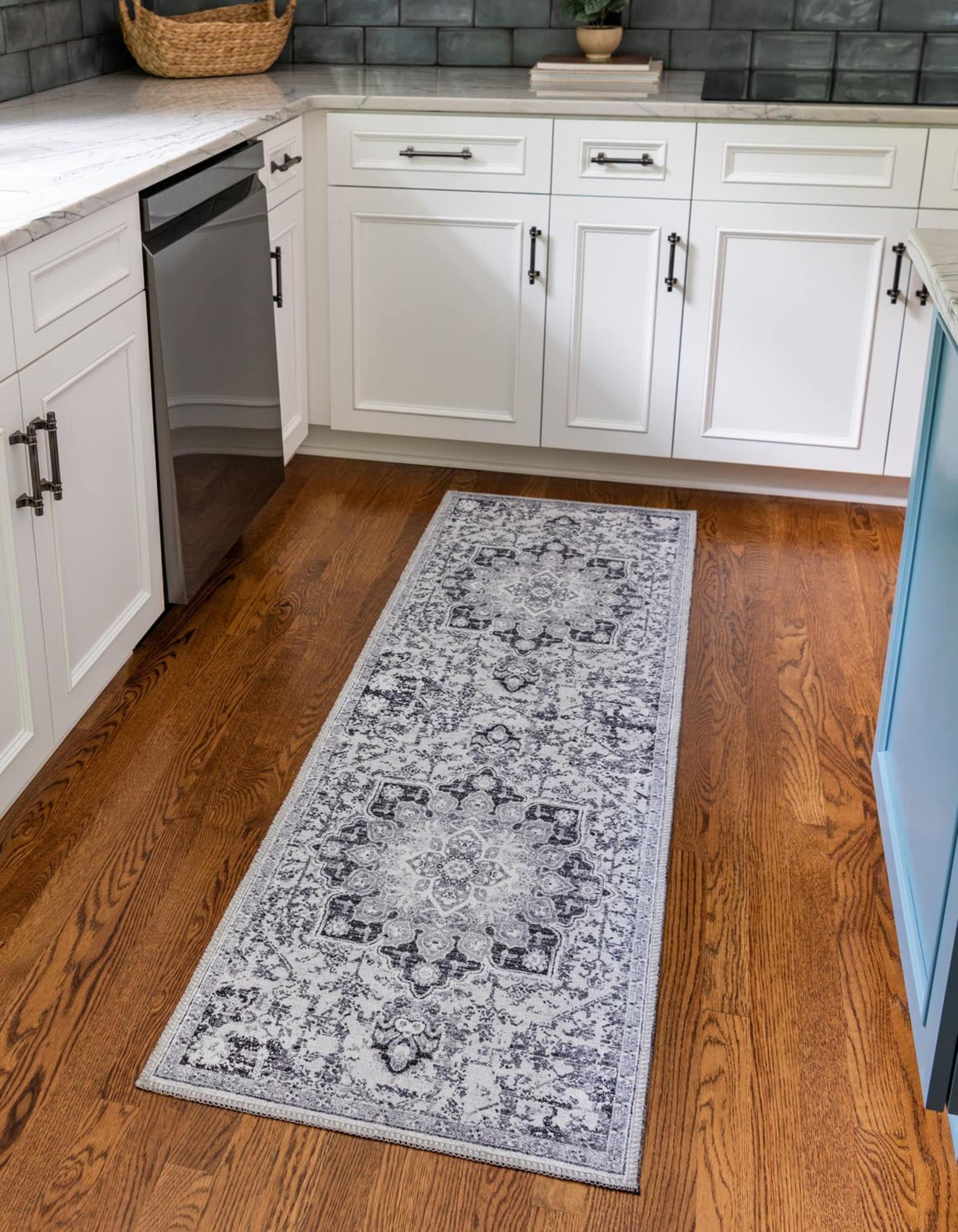 Unique Loom 3166720 Renaissance 2 x 6 (ft) Loomed Polyester Light Gray Washable Rectangular Indoor Medallion Runner rug