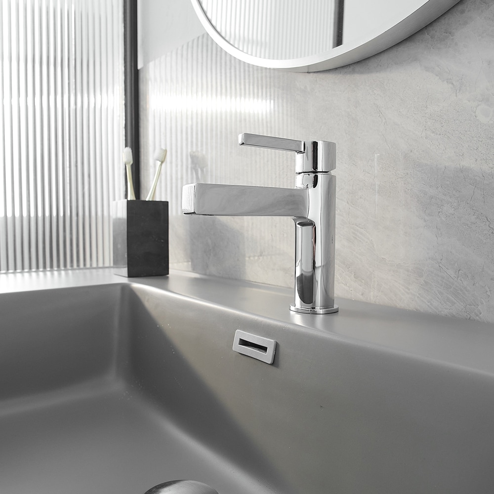 Polished Chrome Single Handle Modern Bathroom Faucet