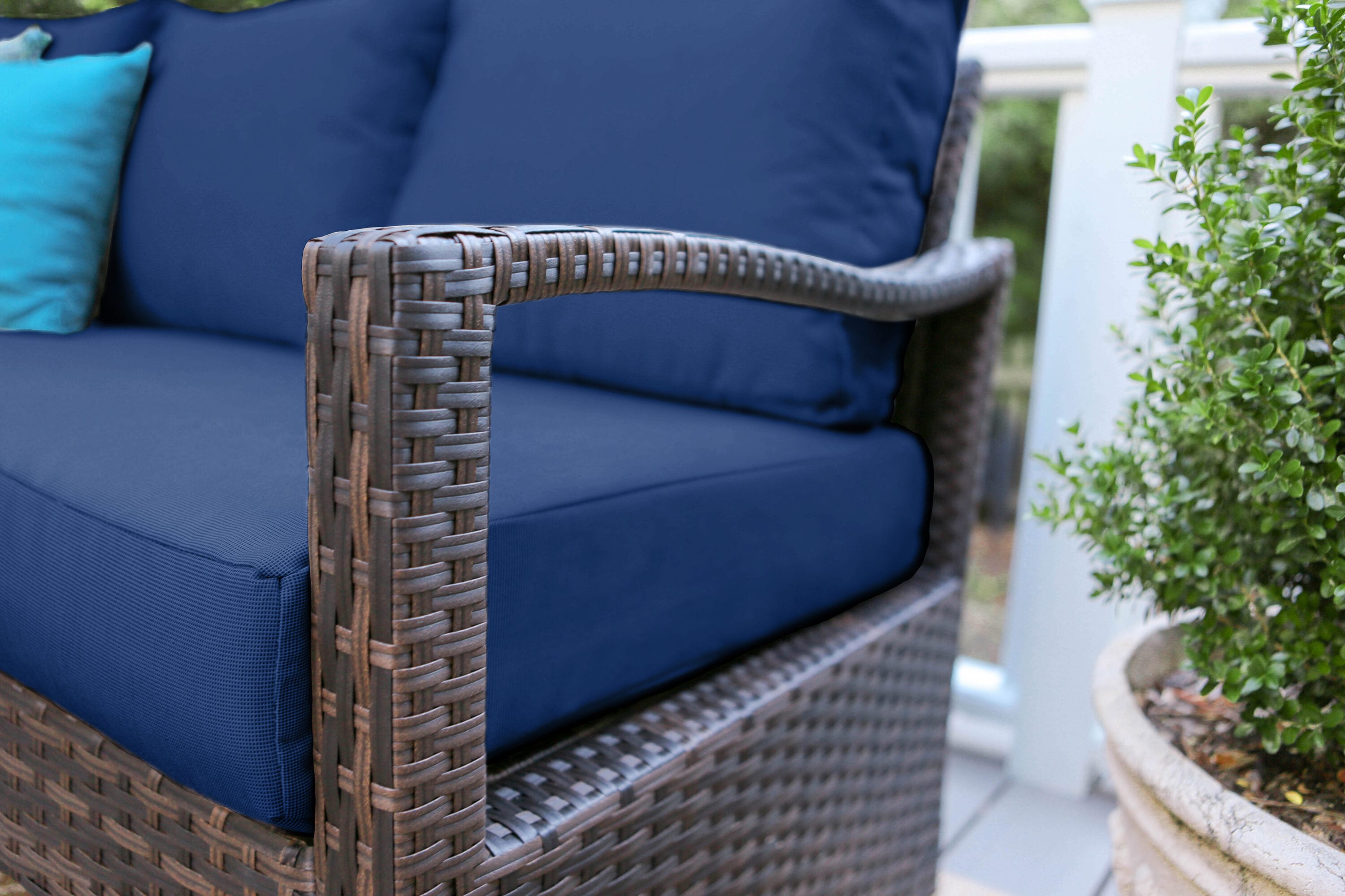 Leisure Made 437409-NVY Patio-Sofas-Daybeds - View #4