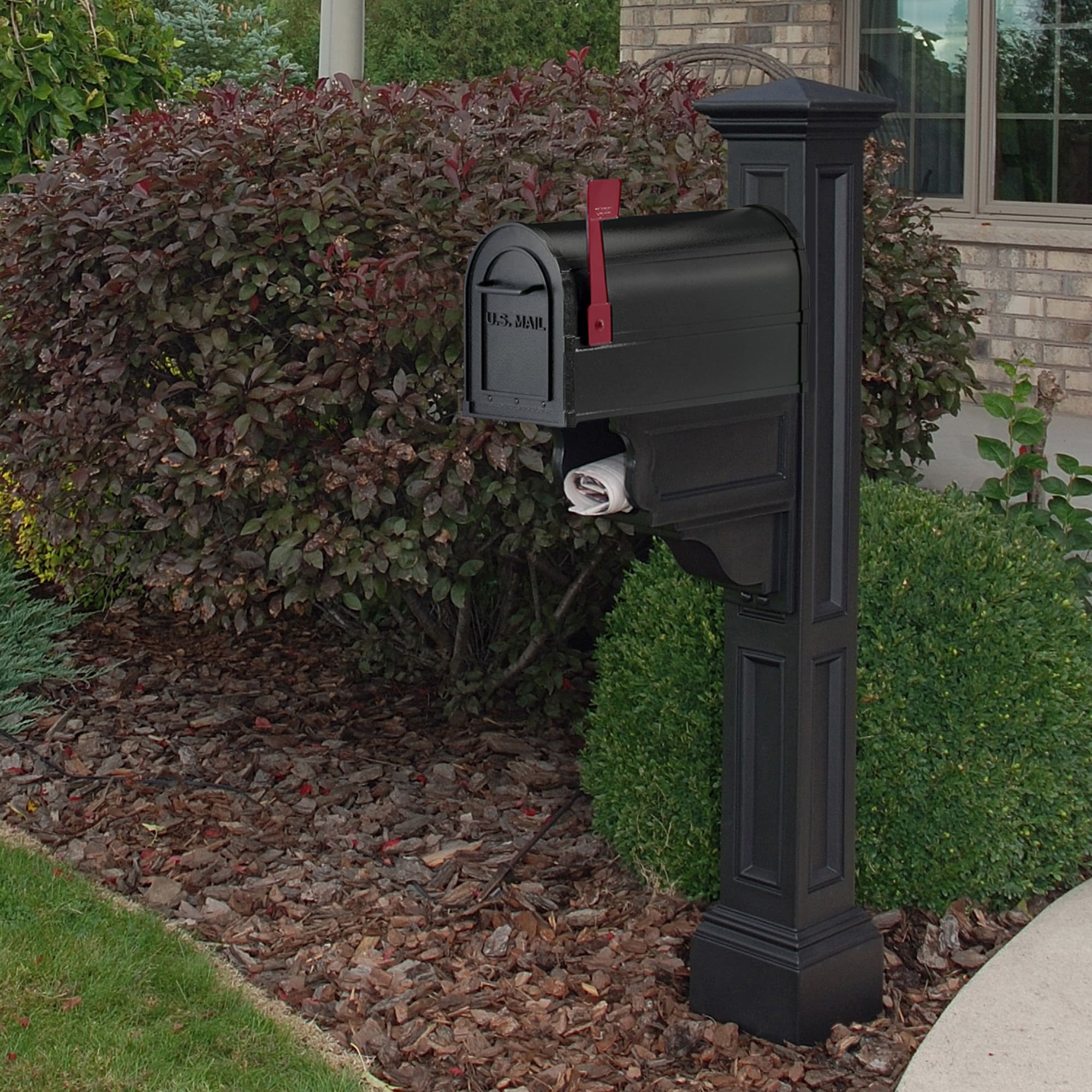 Mayne 5846-B Mailbox-Posts - View #2