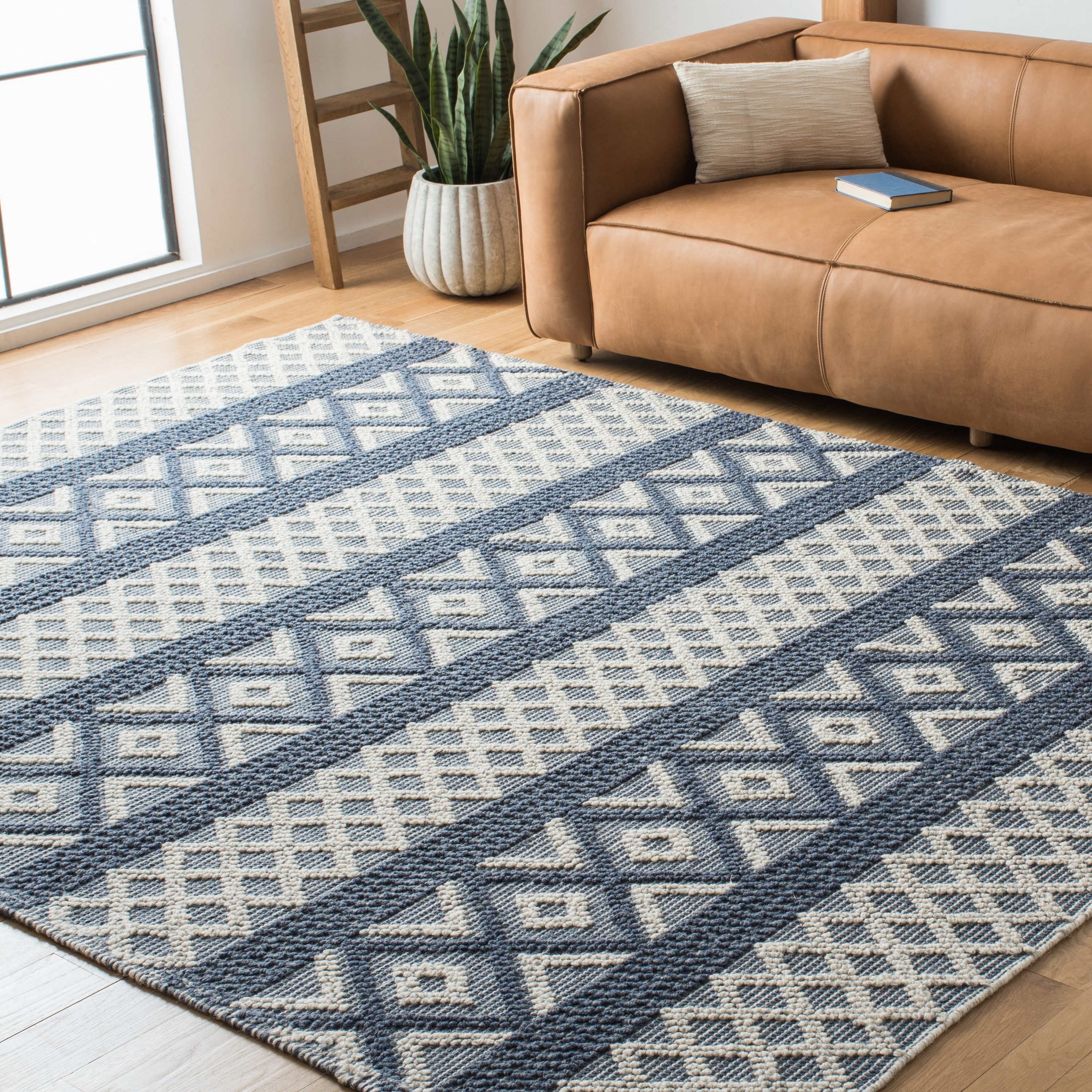 Safavieh VRM211N-8 Vermont Magi 8 x 10 (ft) Wool Ivory/Blue Rectangular Indoor Geometric Bohemian/Eclectic Area rug
