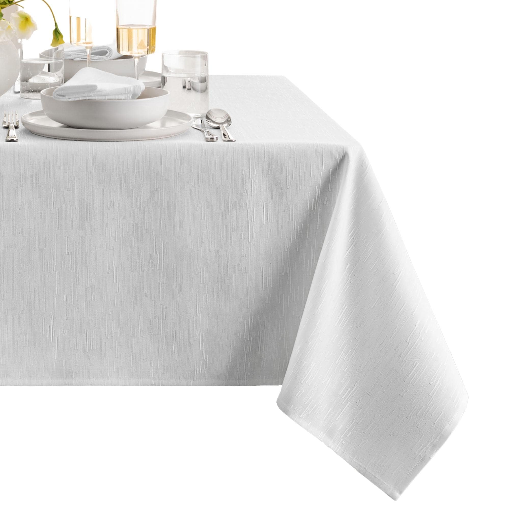 5 Foot White Table Cover