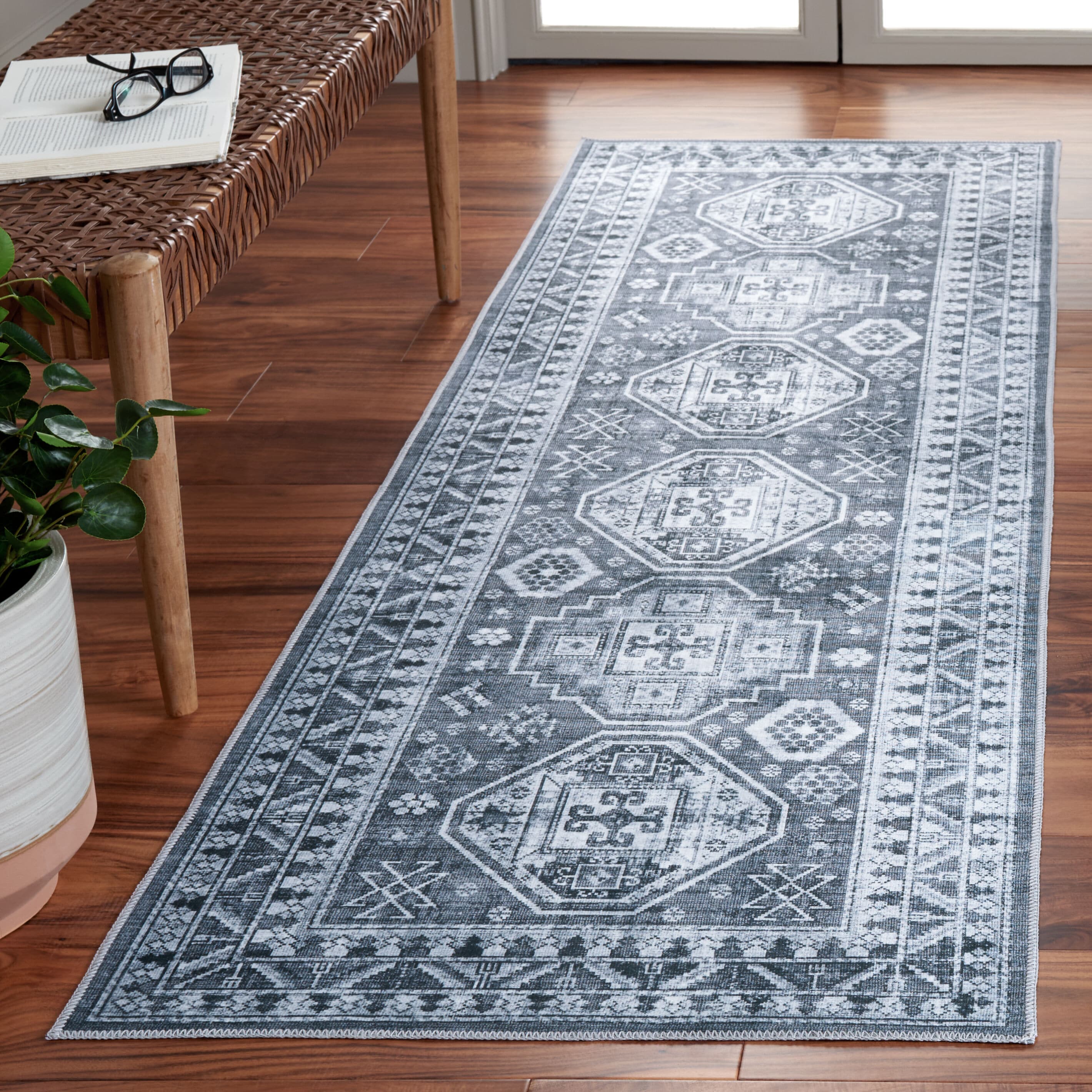 Arizona 108F Grey Green Ivory 2ft-6in x 8ft Traditional Rug