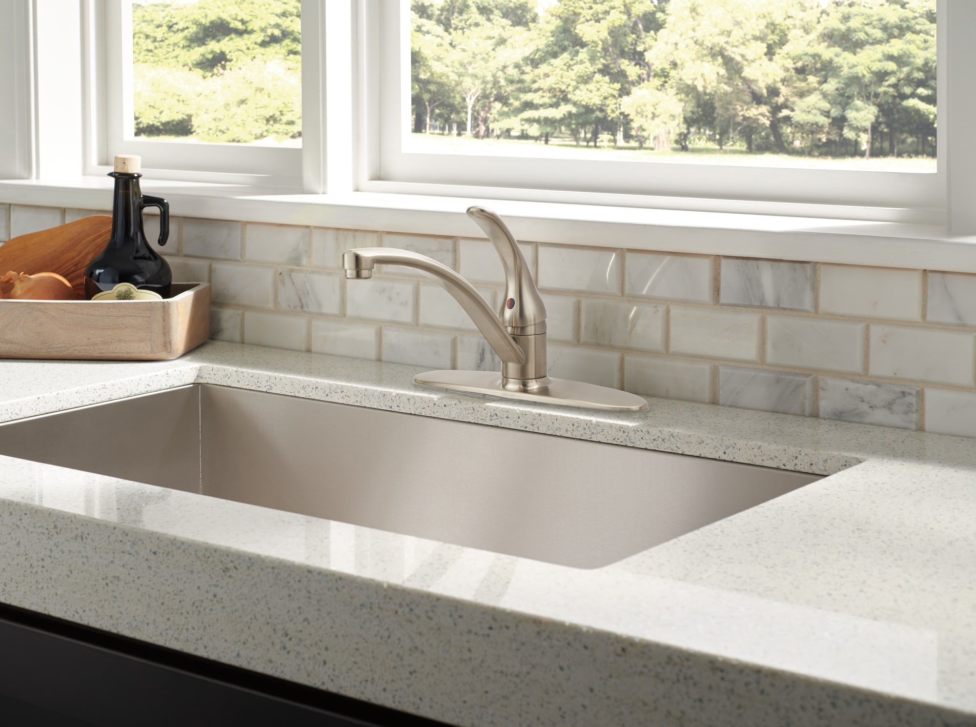 Stainless Steel Single-Handle Deck Mounted Kitchen Faucet