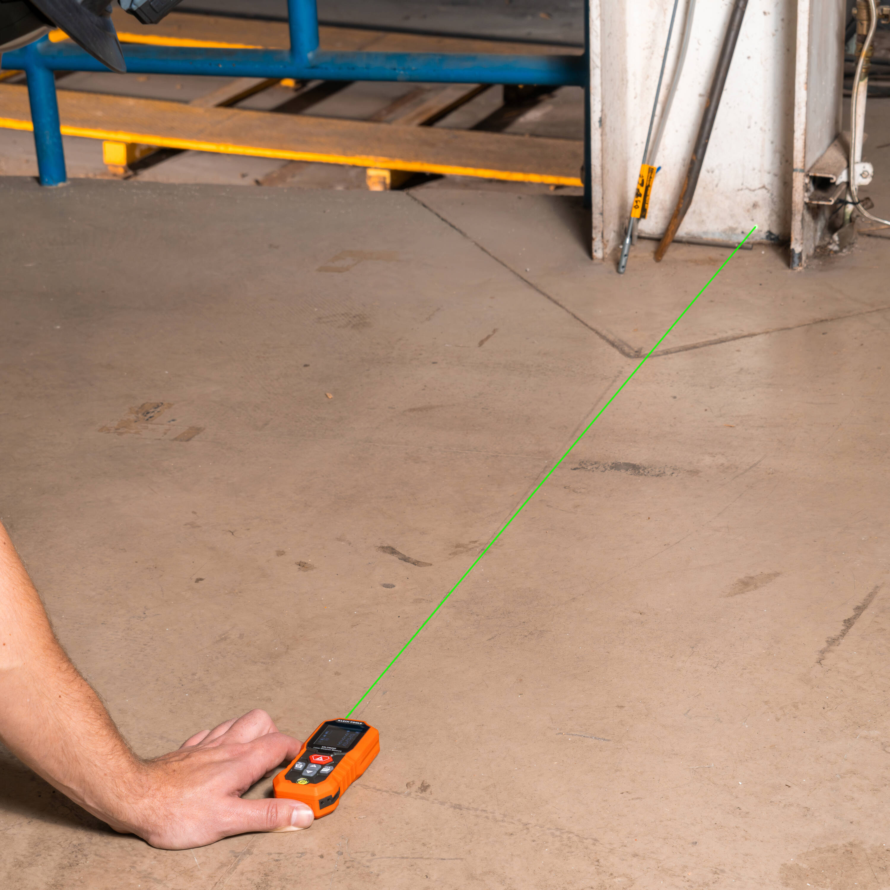 Klein Tools 200-ft Indoor/Outdoor Green Laser Distance Measurer 93LDM200 simolary.com 24 Klein Tools 200-ft Indoor/Outdoor Green Laser Distance Measurer 93LDM200 Simolary simolary.com 24