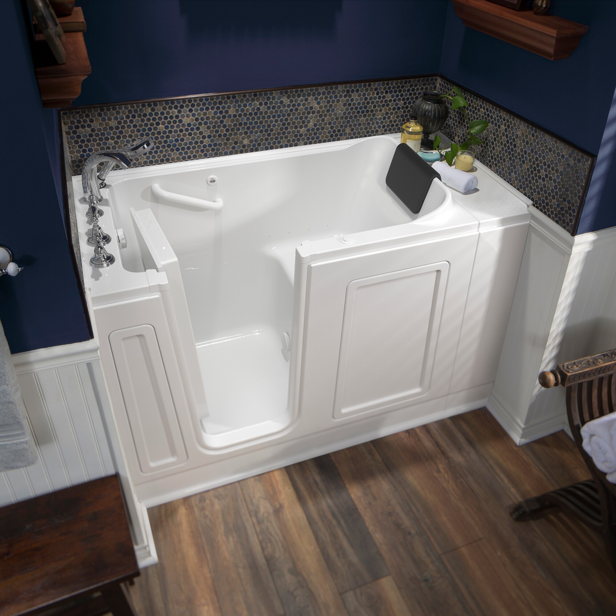 MAAX Vellamo 60-in x 30-in x 56.625-in 3-Piece Direct To Stud White Bathtub  Surround in the Bathtub Walls & Surrounds department at