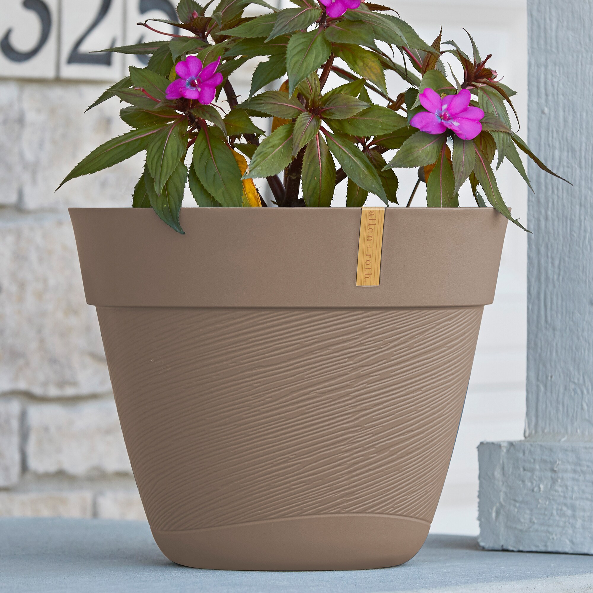 Grosfillex UT913181 Planter-Window-Box - View #4