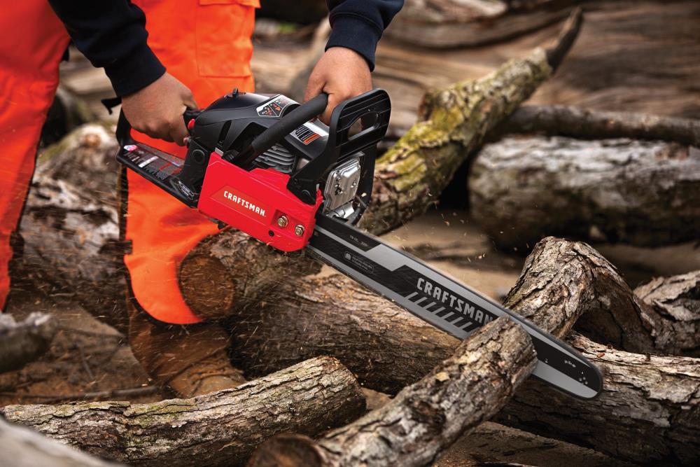 CRAFTSMAN S205 46-cc 2-cycle 20-in Gas Chainsaw in the Chainsaws ...