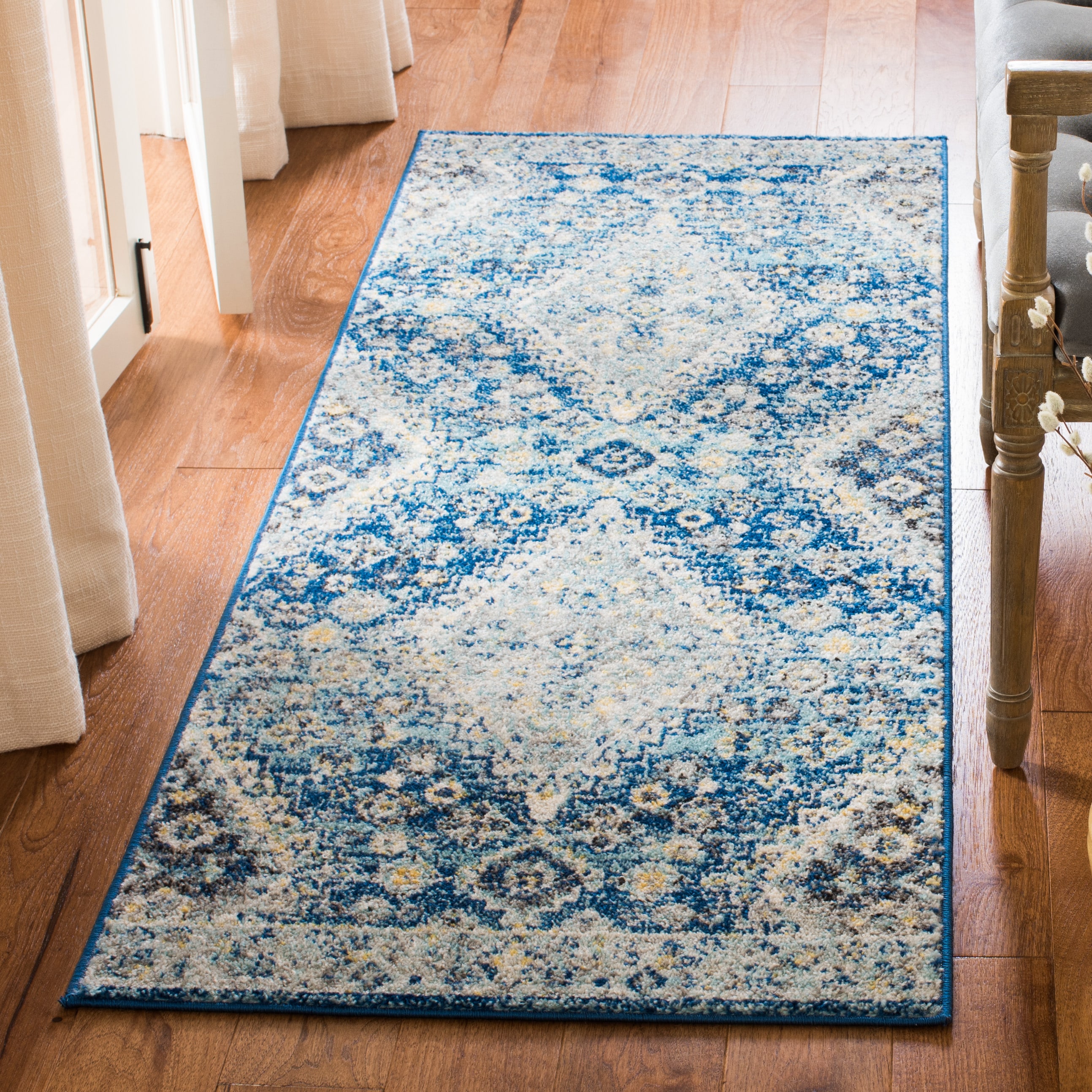 Safavieh MAD616N-26 Madison Rimou 2 x 6 (ft) Loomed Synthetic Navy/Creme Rectangular Indoor Distressed/Overdyed Vintage Runner rug