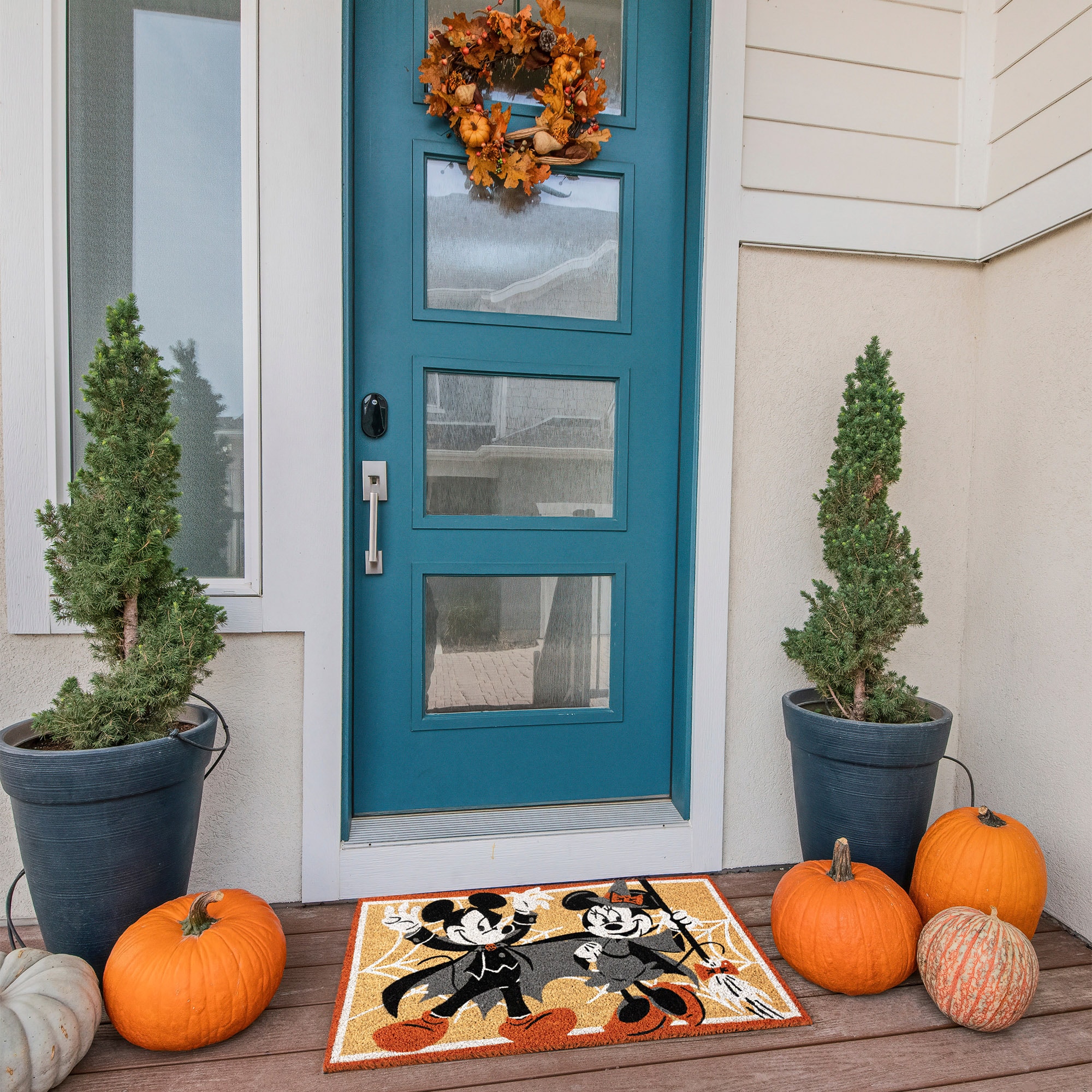 Mickey and minnie mouse halloween doormat