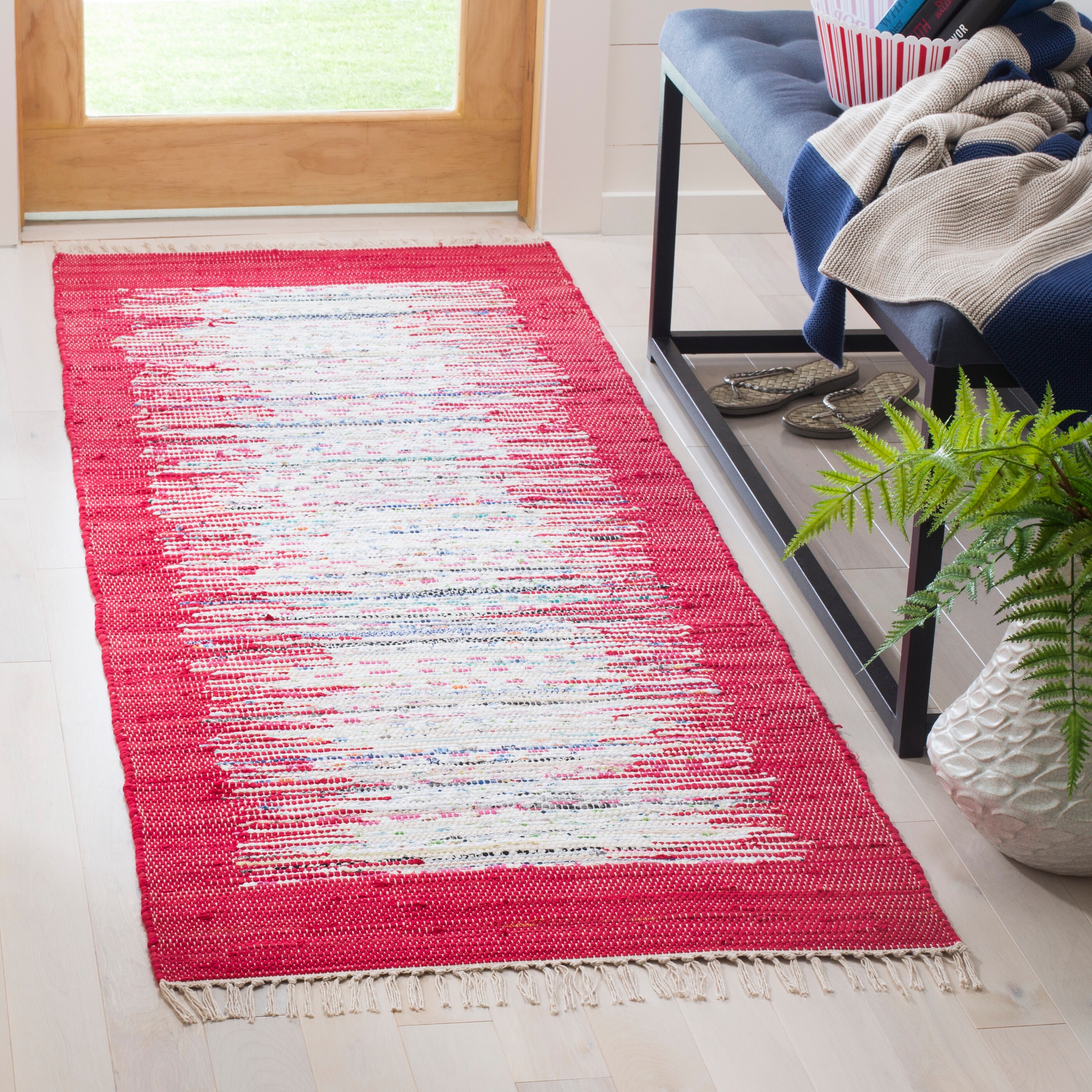 Safavieh MTK711B-29 Montauk Keeling 2 x 9 (ft) Cotton Ivory/Red Rectangular Indoor Border Coastal Runner rug