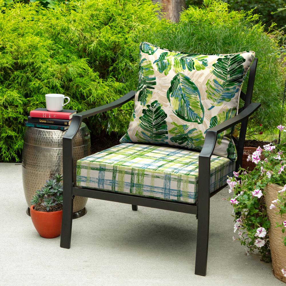 Garden Treasures 2-Piece Palm Leaf Deep Seat Patio Chair Cushion at ...