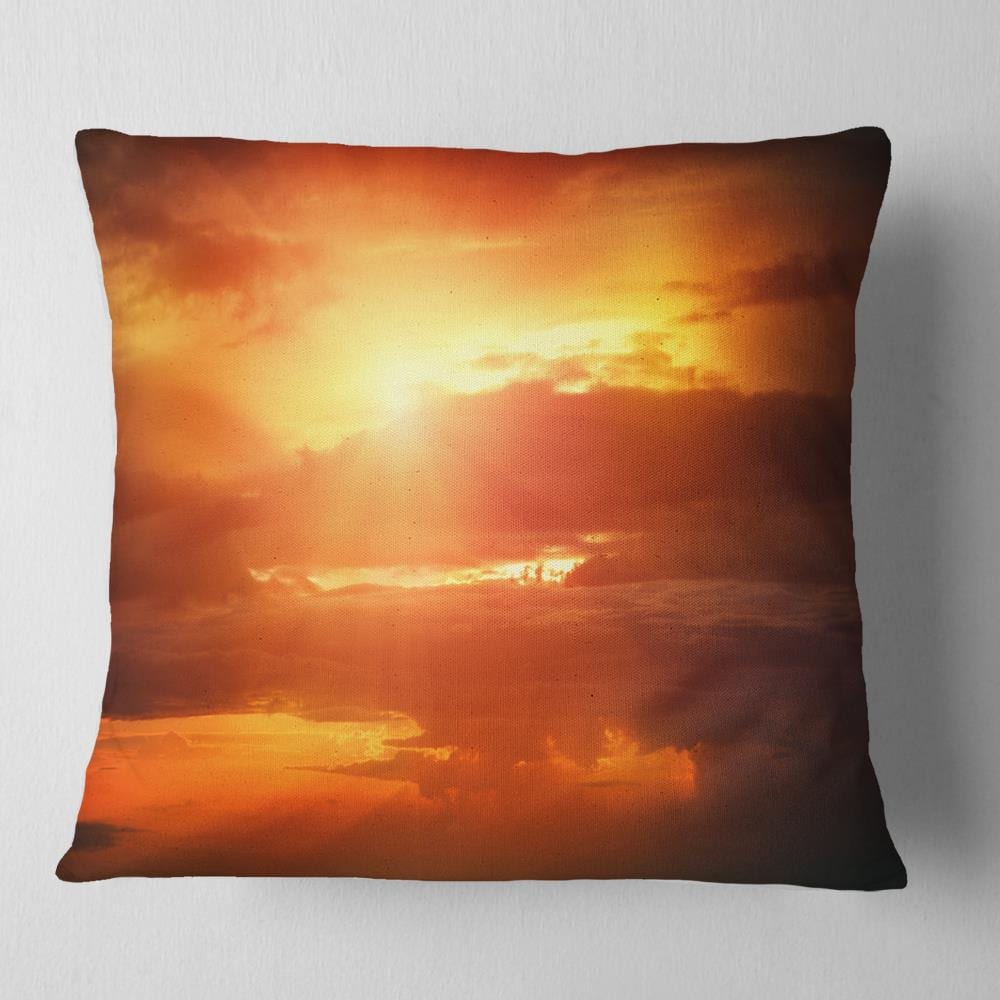 Designart CU10924-18-18 18-in x 18-in Red Indoor Decorative Pillow