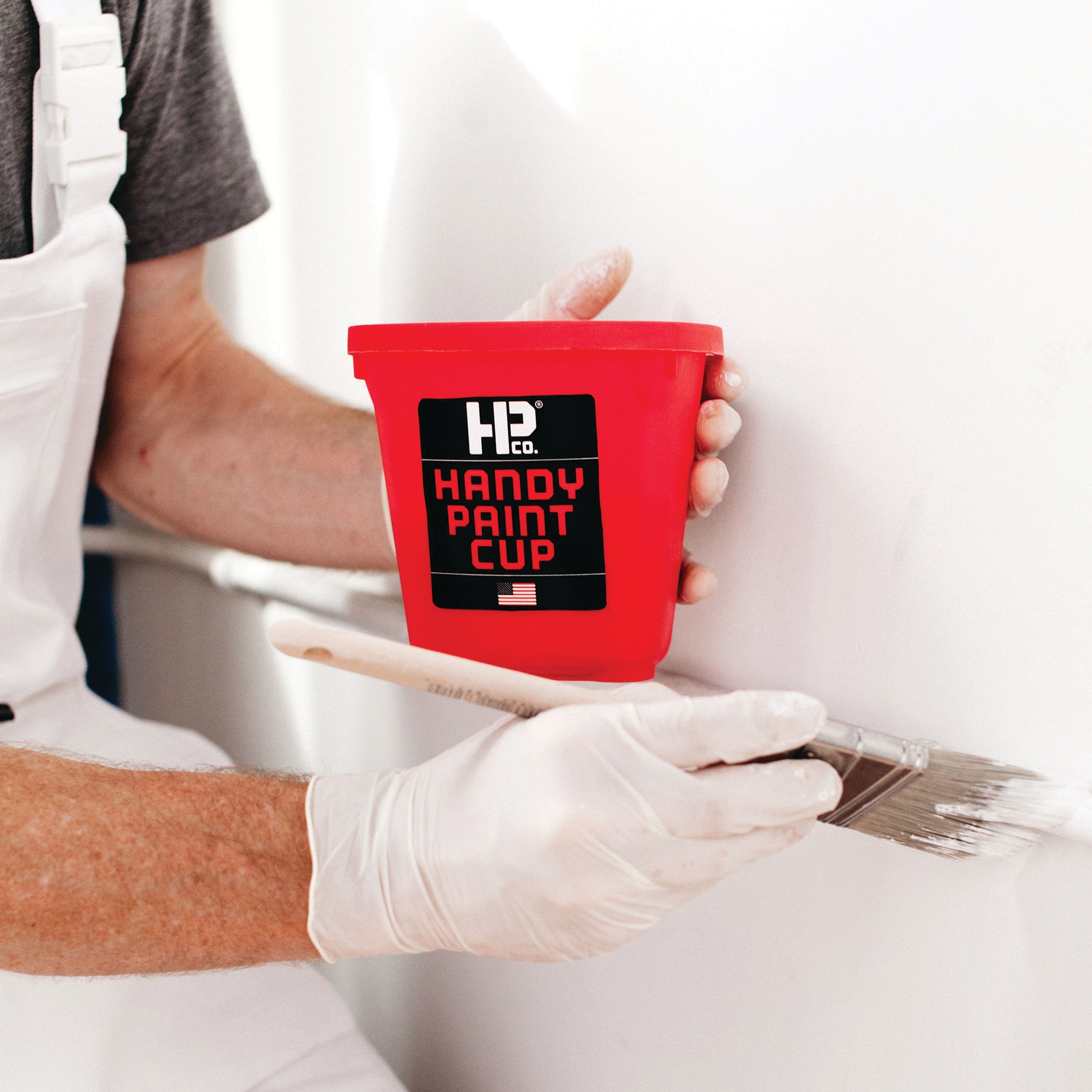 HANDy 16 oz. Paint Pail with Brush Holder - Solvent Resistant, Ergonomic  Handle, Magnetic Brush Holder in the Paint Pails department at