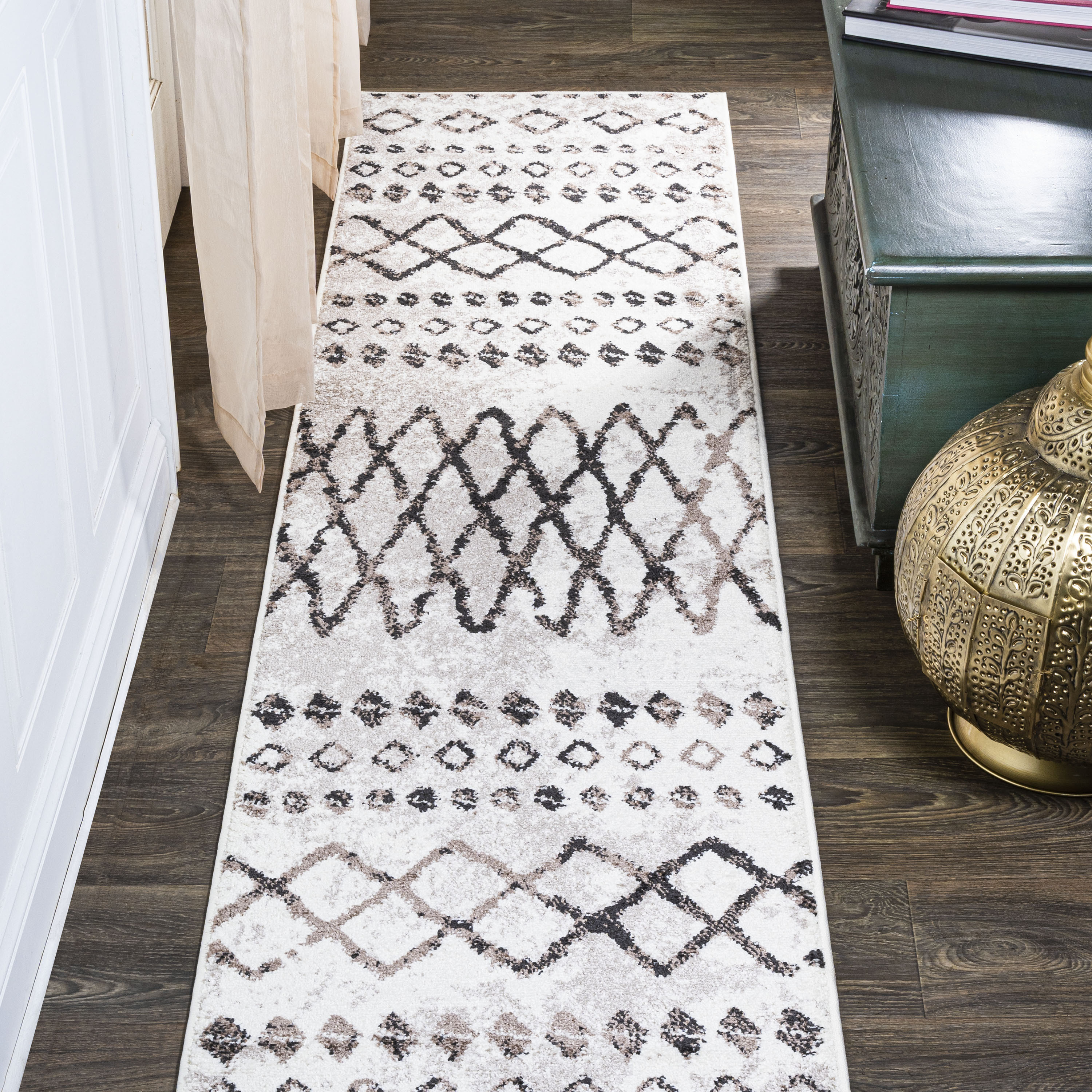 JONATHAN  Y MOH502A-210 Moroccan HYPE Aksil Diamond 2 x 10 (ft) Loomed Polypropylene Ivory/Brown Rectangular Indoor Distressed/Overdyed Bohemian/Eclectic Runner rug