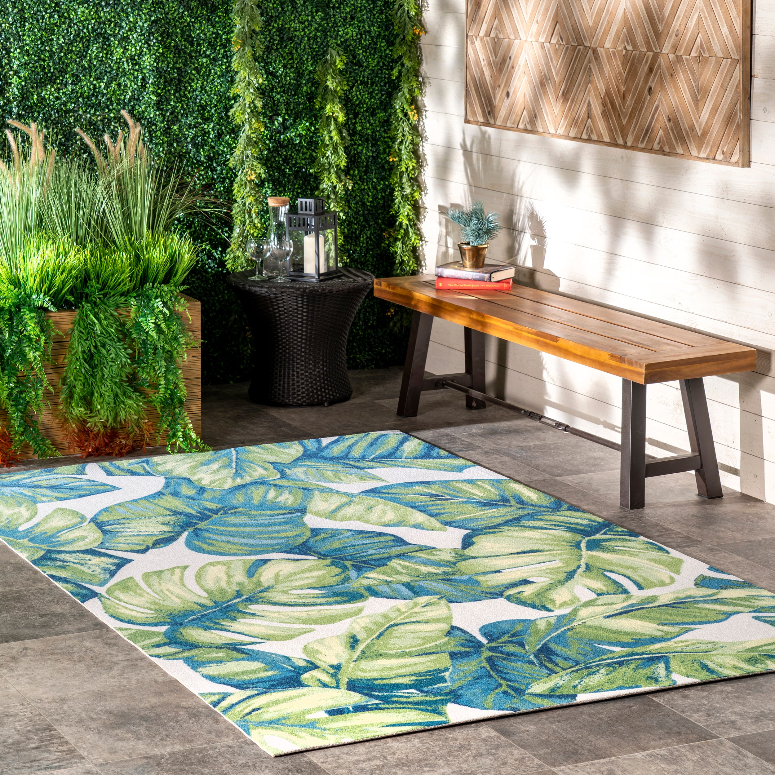 nuLOOM Oasis 2 x 3 Indoor/Outdoor Floral/Botanical Area Rug in the
