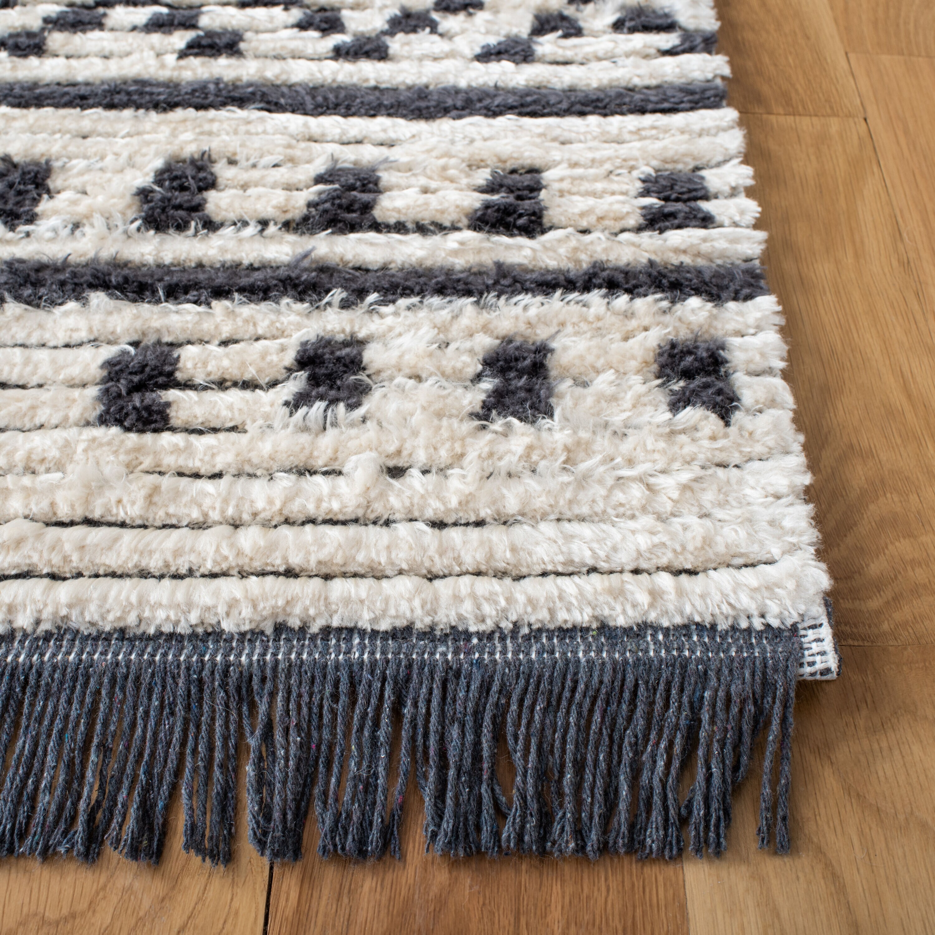 Safavieh BUR226A-7SQ rugs - View #2