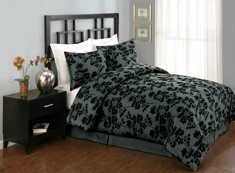 Modern Heirloom 80PHC19612SC3304 Milkweed 4-Piece King Comforter Set