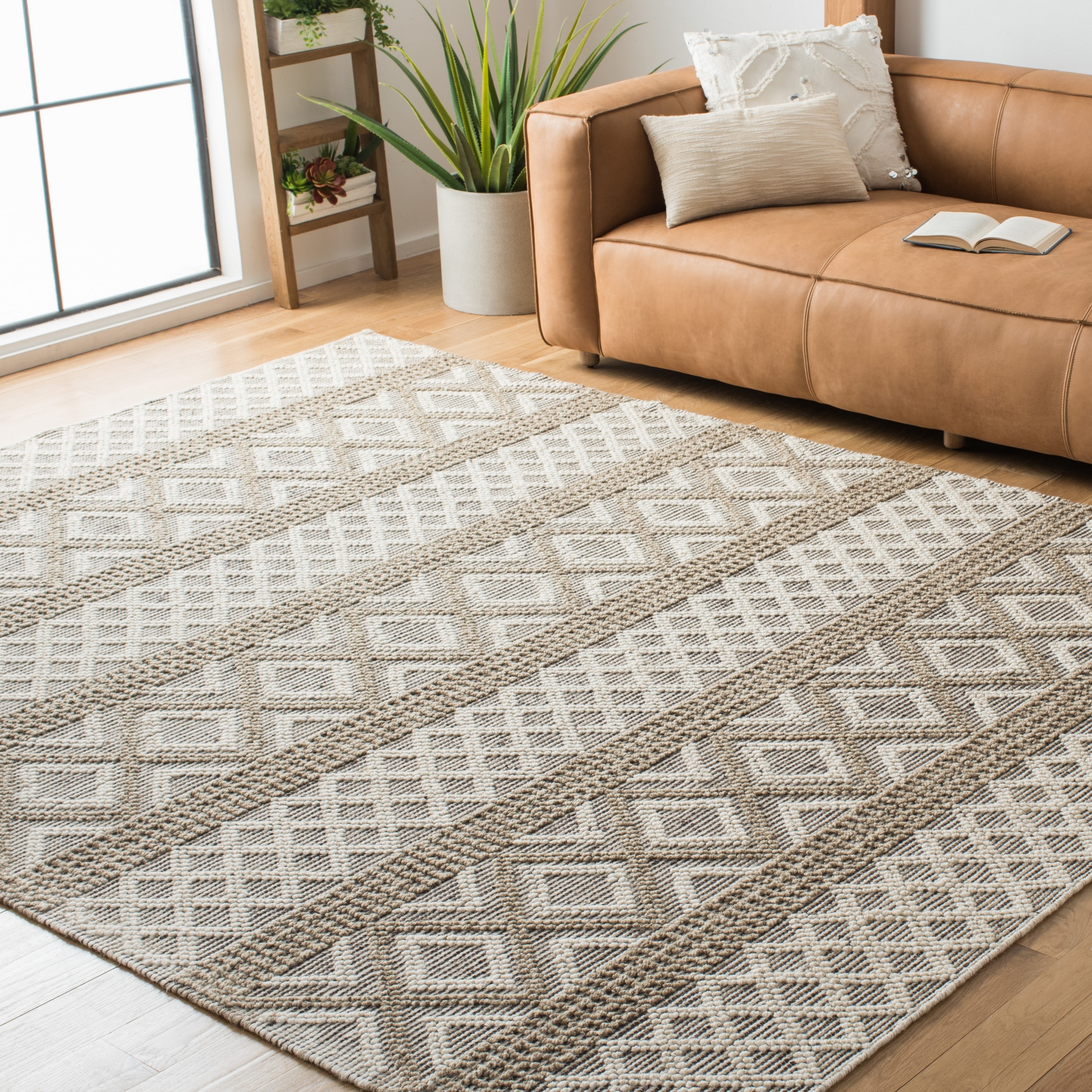 Safavieh VRM211F-8 Vermont Magi 8 x 10 (ft) Wool Ivory/Gray Rectangular Indoor Geometric Bohemian/Eclectic Area rug