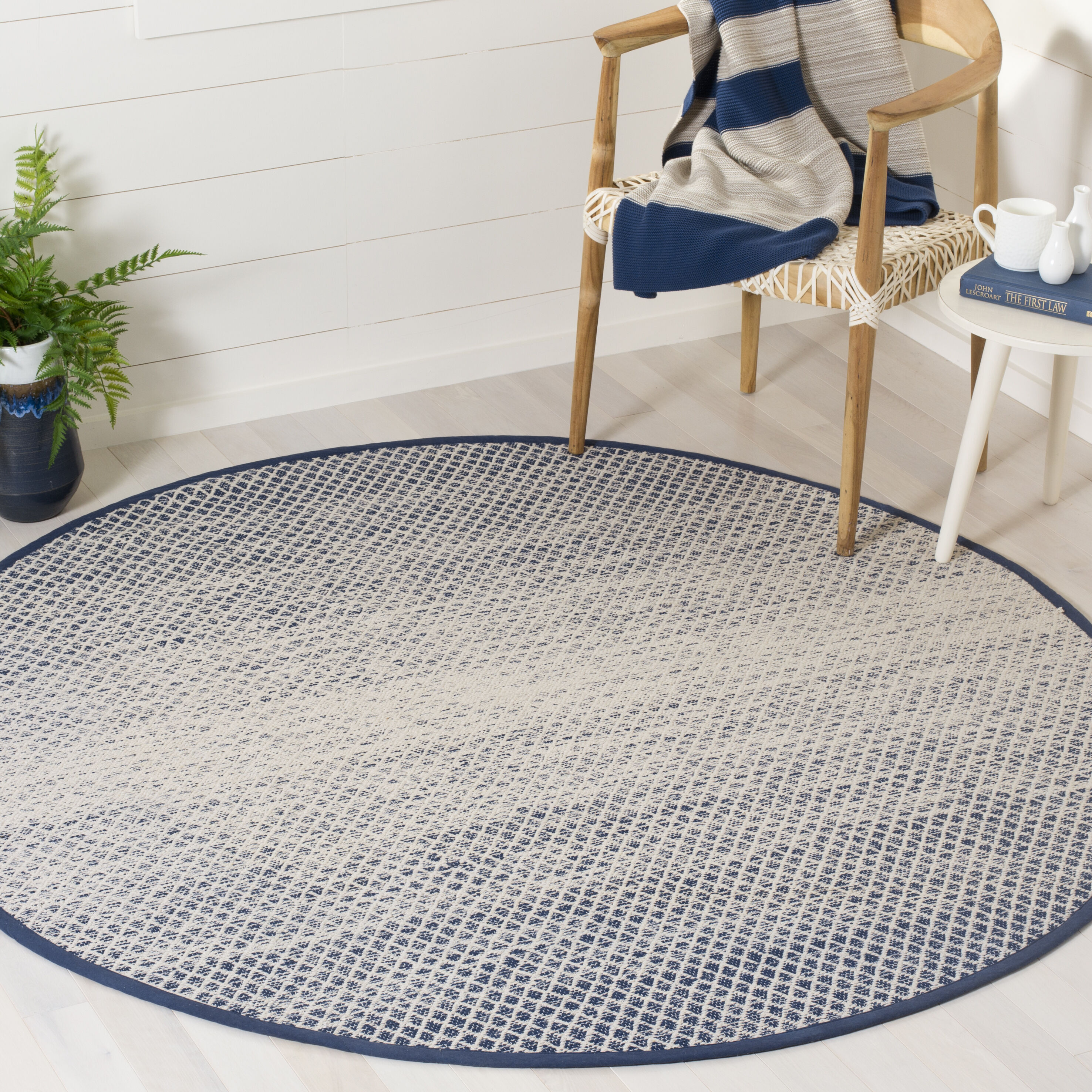 Safavieh MTK601C-6R Montauk Mindil 6 x 6 (ft) Cotton Navy/Ivory Round Indoor Ombre Coastal Area rug