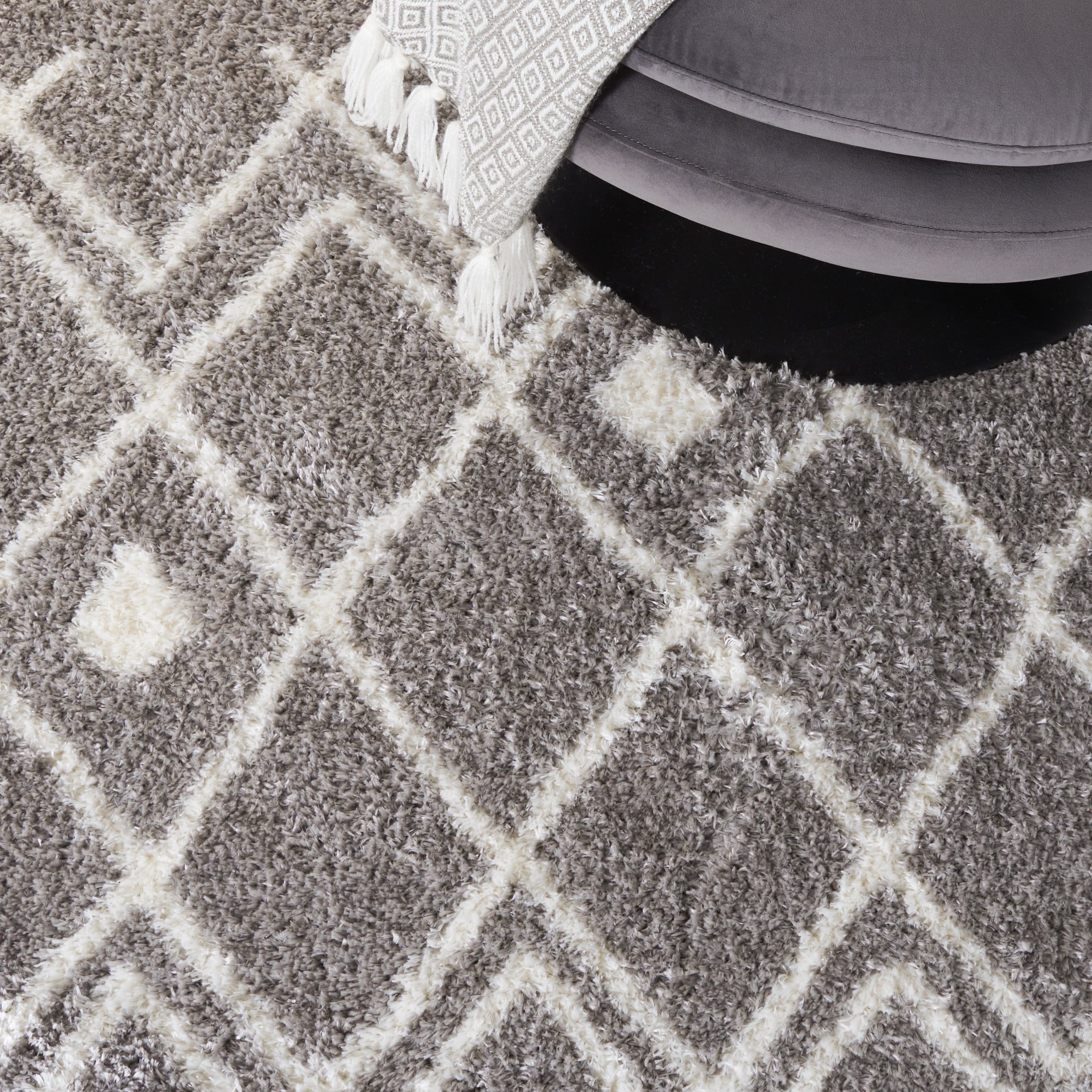 Gray Geometric Hand-knotted Shag Rug, 5' x 7'