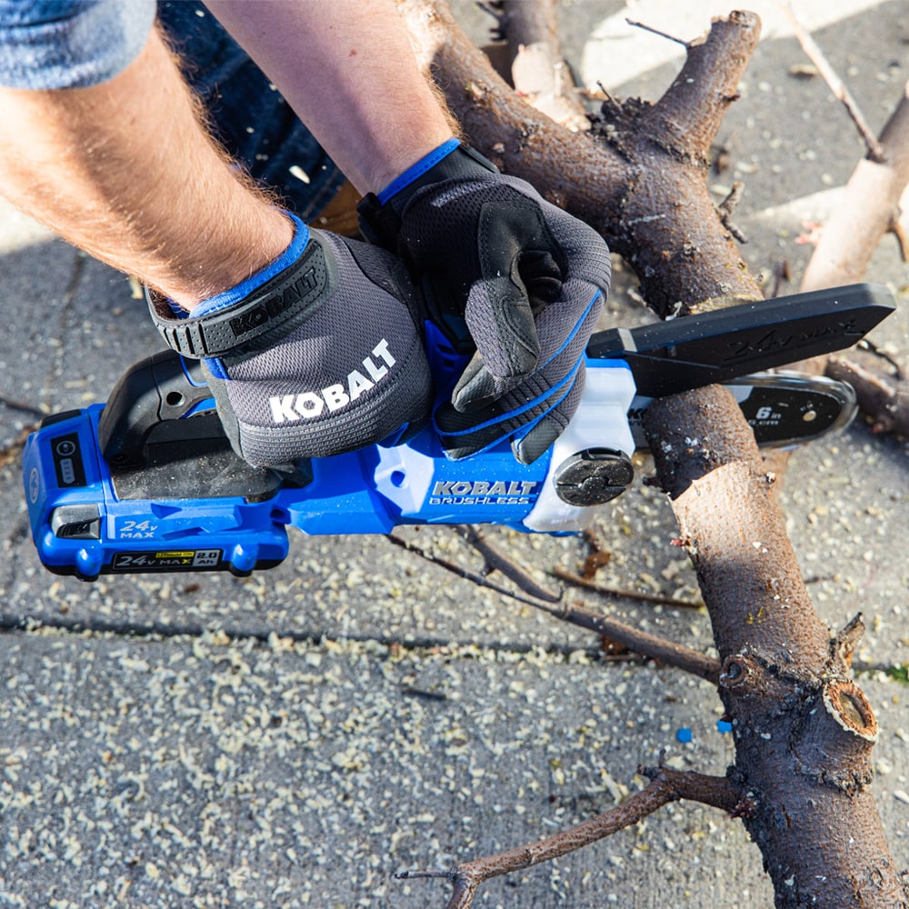 Kobalt 24-volt 6-in Brushless Battery 2 Ah Chainsaw (Battery and Charger  Included) in the Chainsaws department at