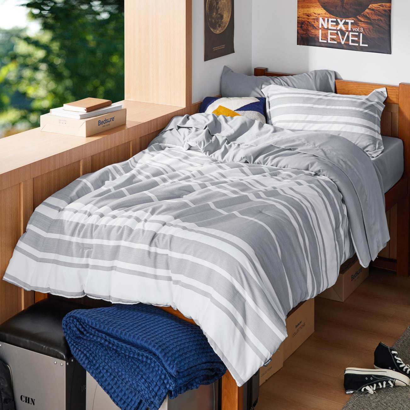 Bedsure Bed in a Bag 5 Pieces Twin Grey Striped Cationic Dyeing All Season Pillowcase Sham Comforter