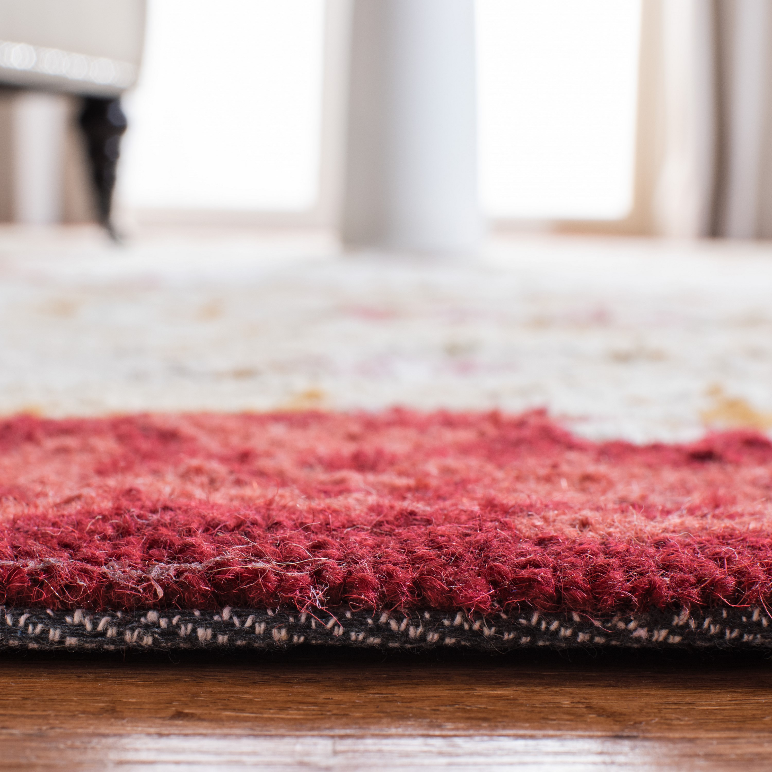 Handmade Ivory Floral Wool Area Rug 5'3" x 8'3"