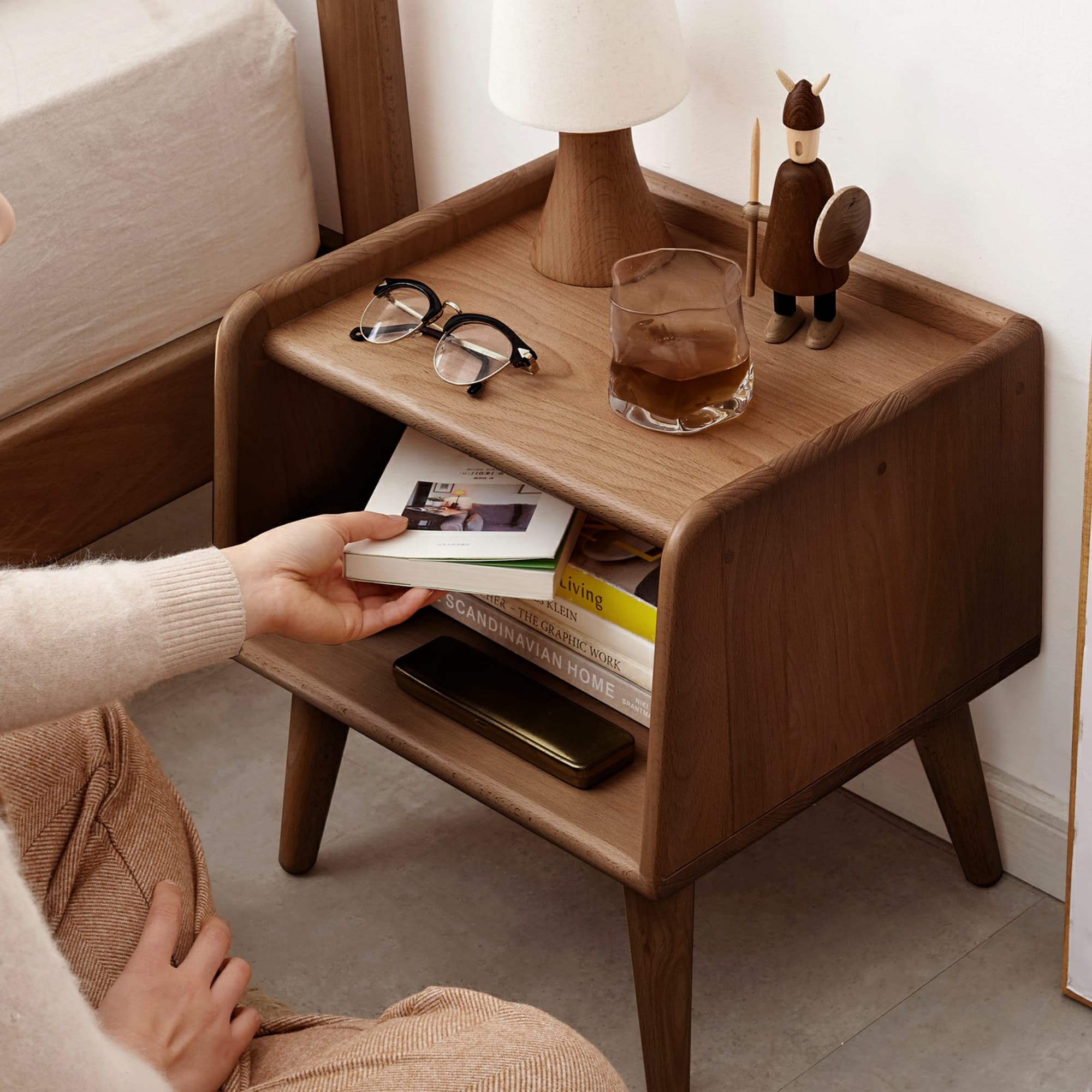 Lycvki 1741 nightstands - View #3