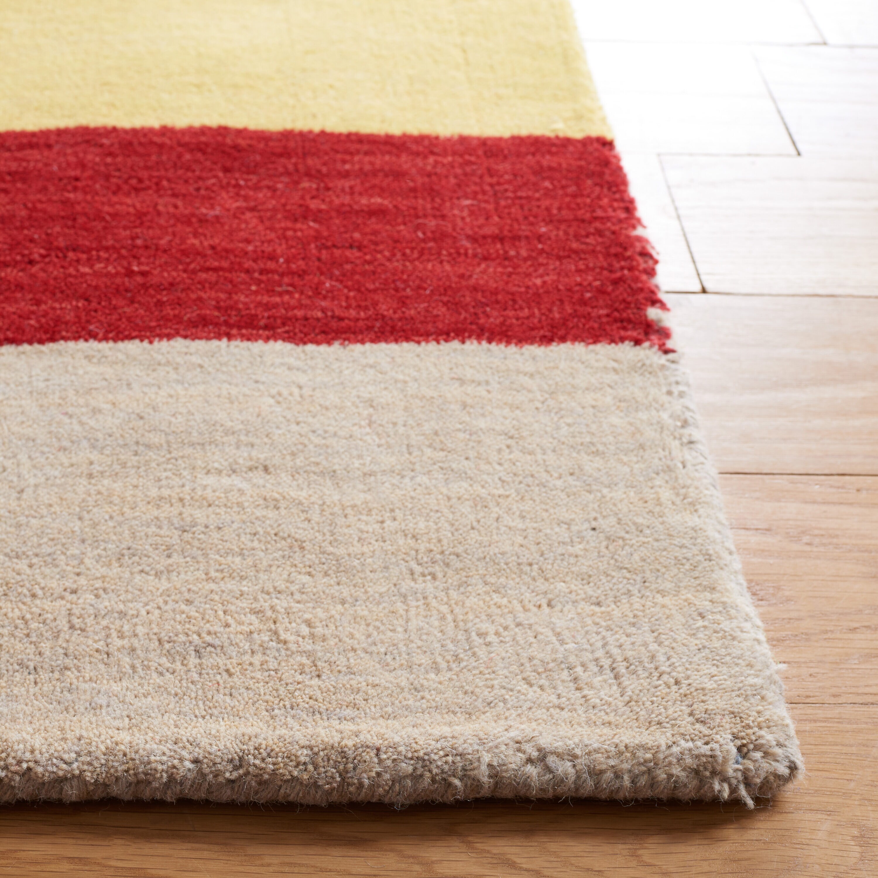 Safavieh HIM584A-6SQ rugs - View #2