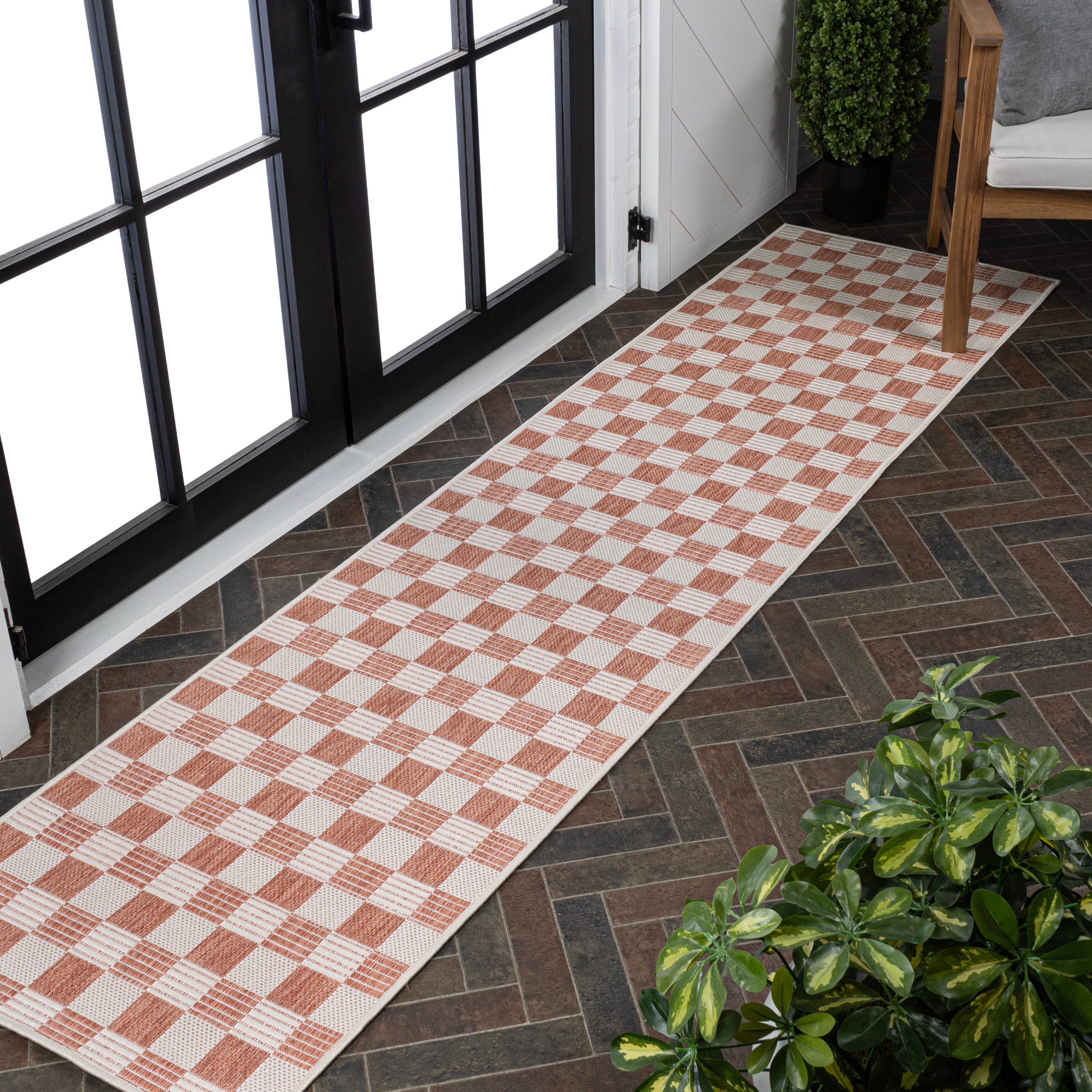 JONATHAN  Y TSN204A-28 TUSCAN SUN Aimee Cottage Checkerboard 2 x 8 (ft) Loomed Polypropylene Salmon/Cream Rectangular Indoor/Outdoor Geometric Farmhouse/Cottage Runner rug