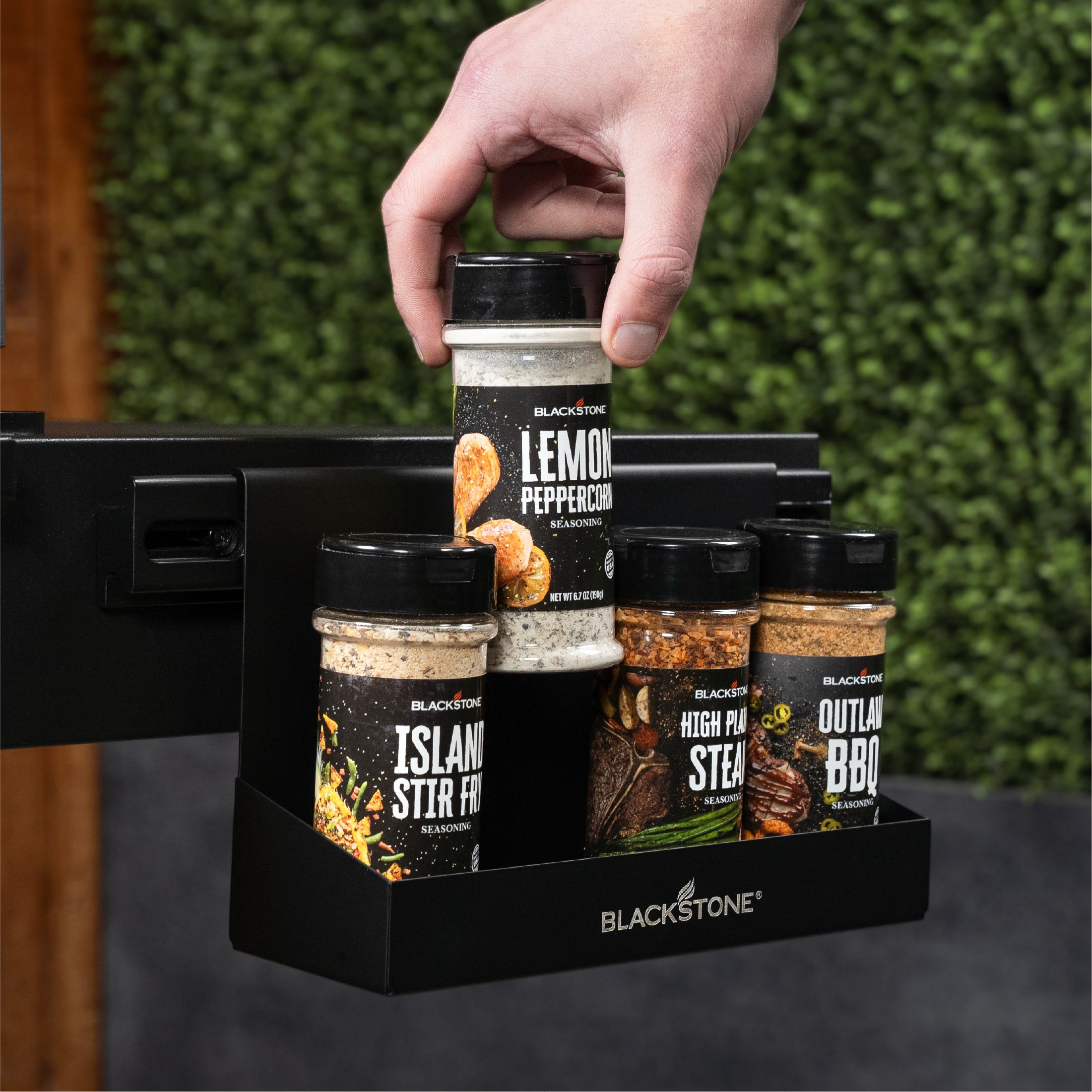 Black Steel Hanging Grill Seasoning Basket