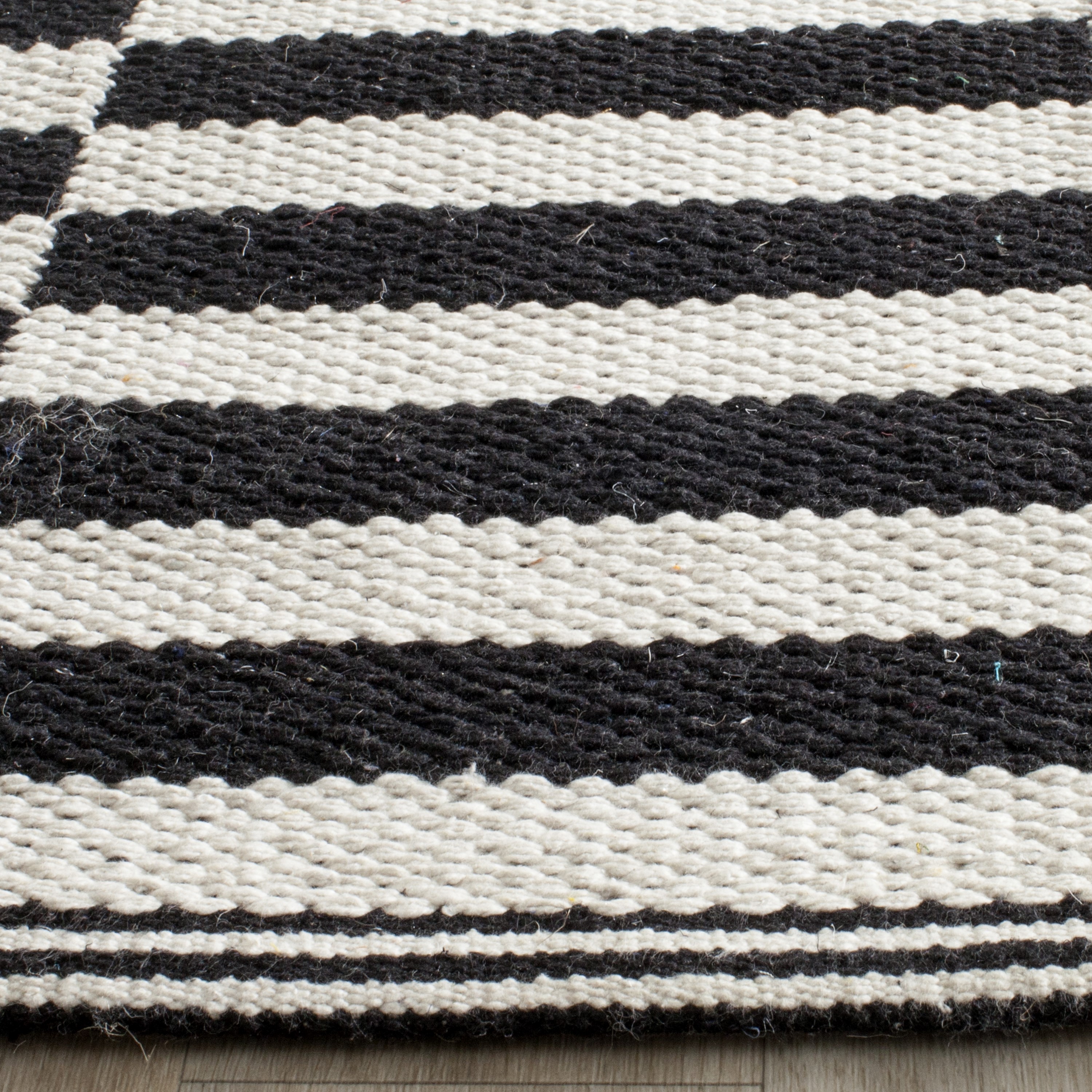 Safavieh MTK715D-27 rugs - View #3