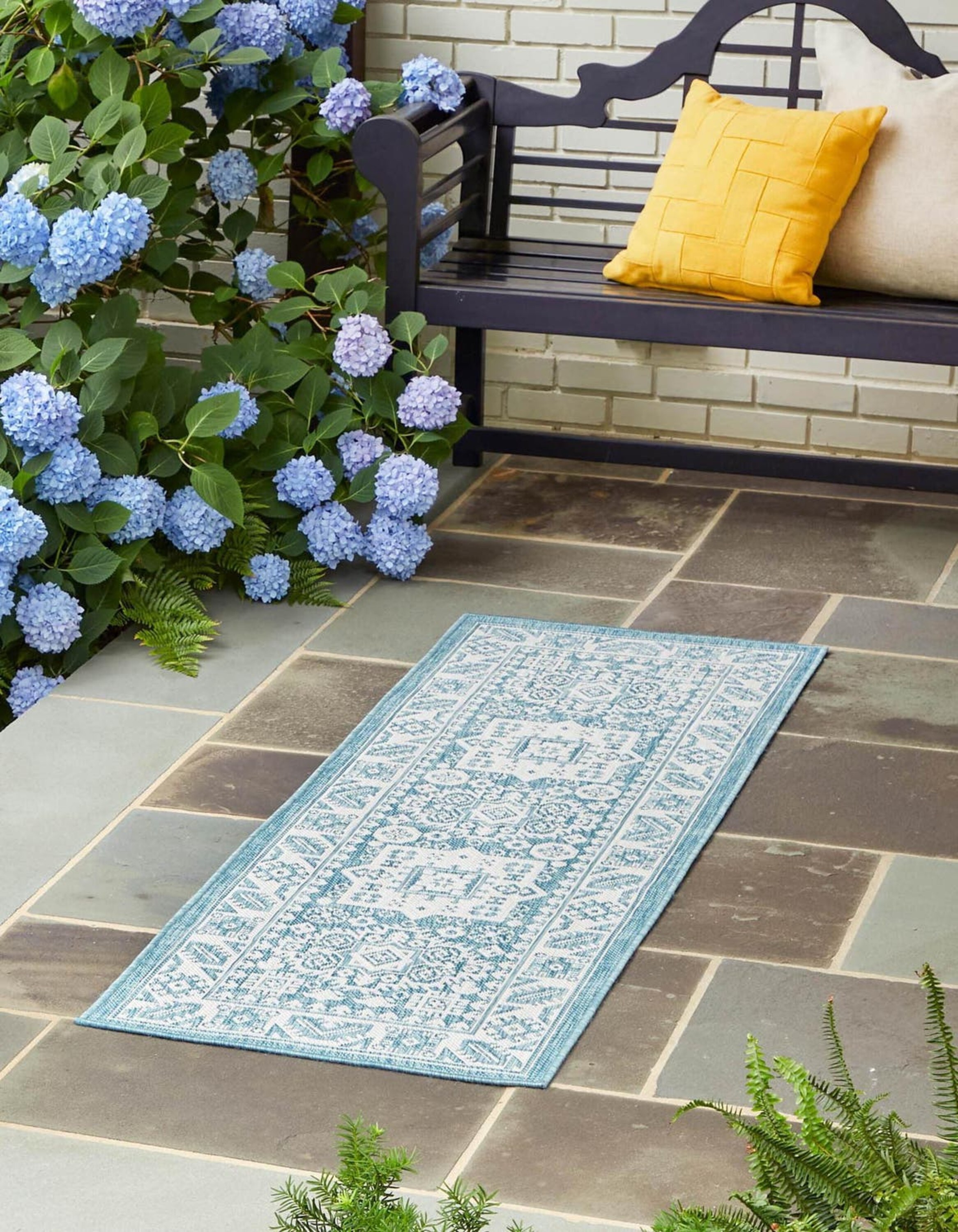 Unique Loom 3163309 Outdoor Aztec 2 x 8 (ft) Loomed Polypropylene Aqua Rectangular Indoor/Outdoor Border Runner rug