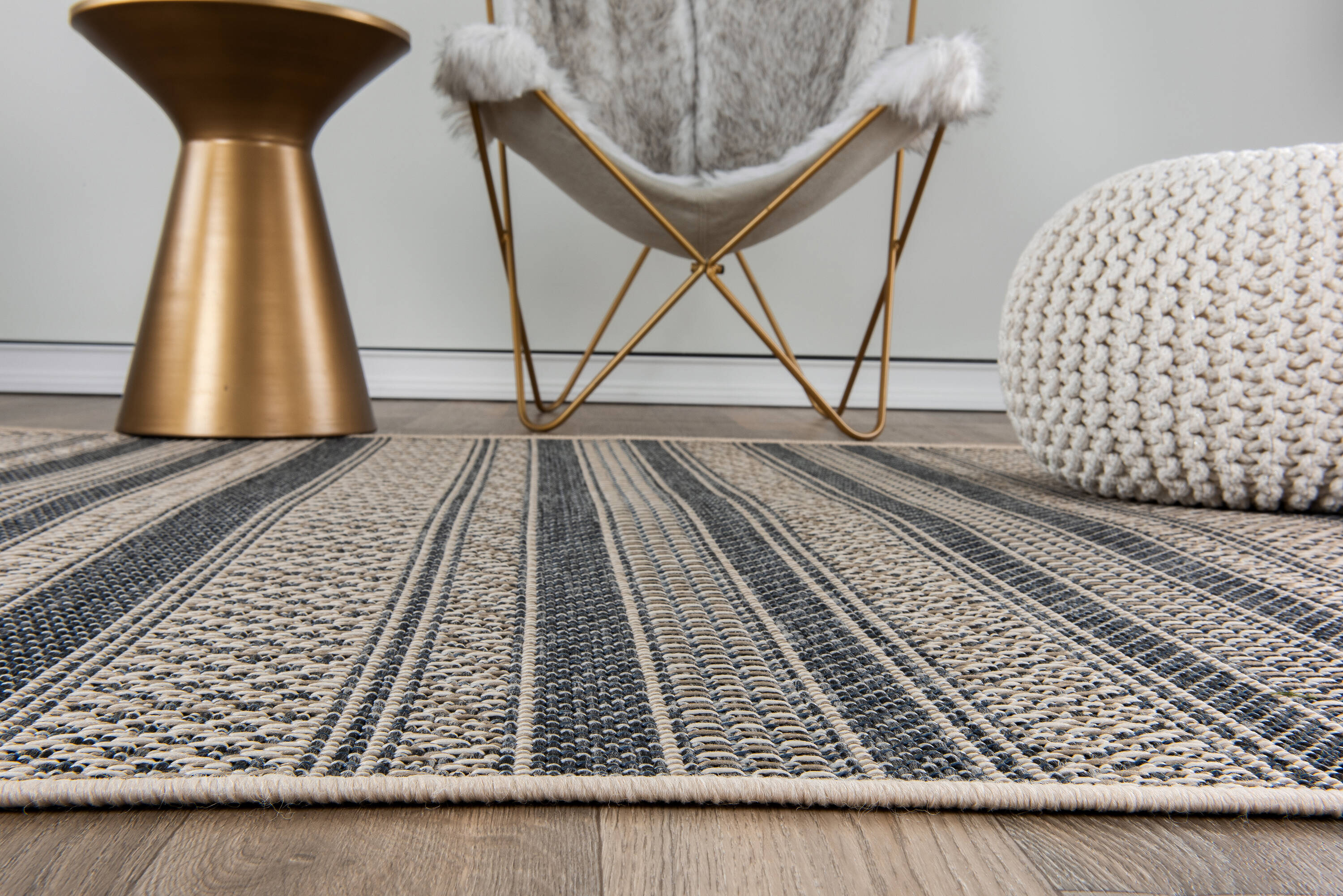 Reversible Geometric Blue Synthetic 5' x 7' Indoor/Outdoor Rug