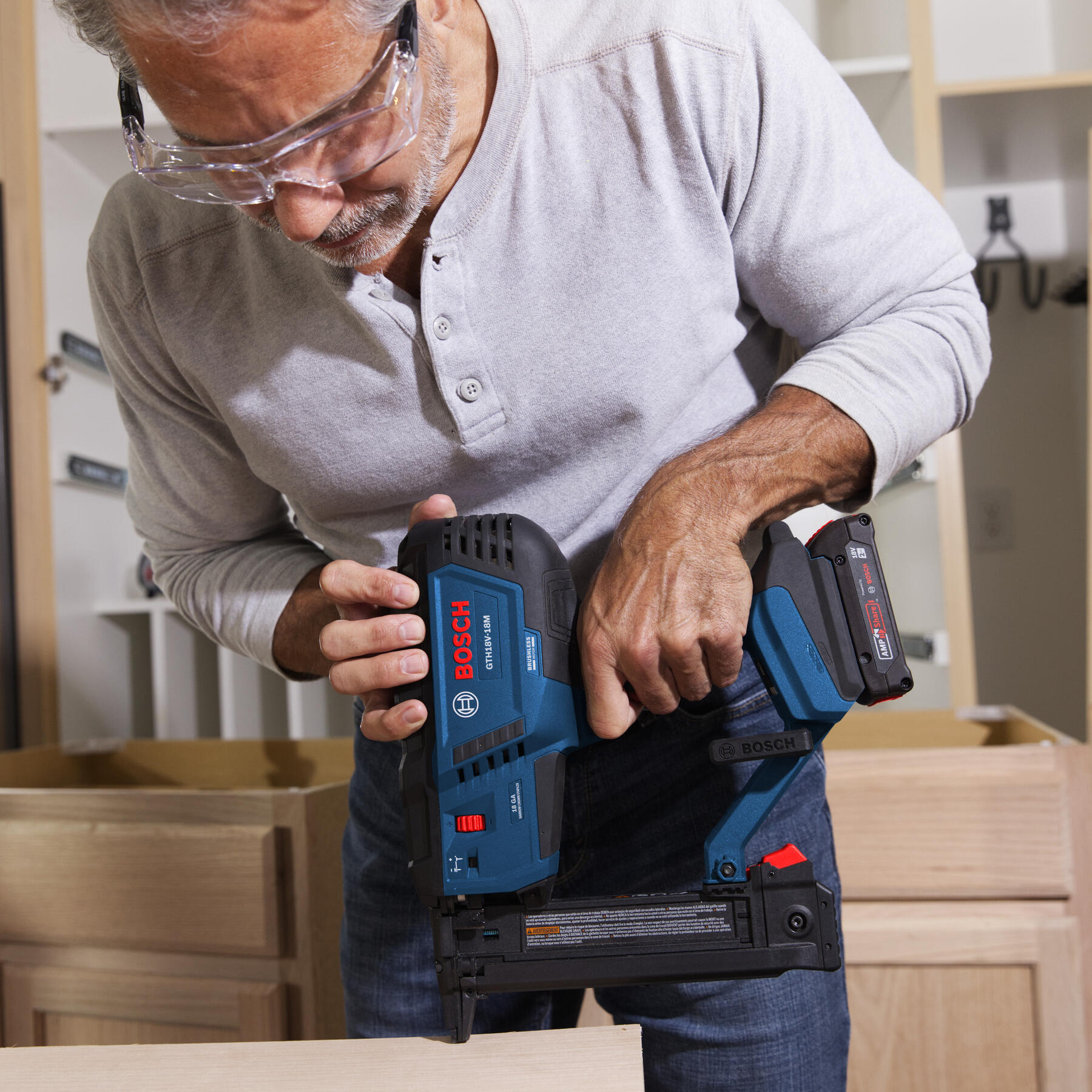 Bosch GTH18V-18MB12 Pneumatic-Staplers - View #3