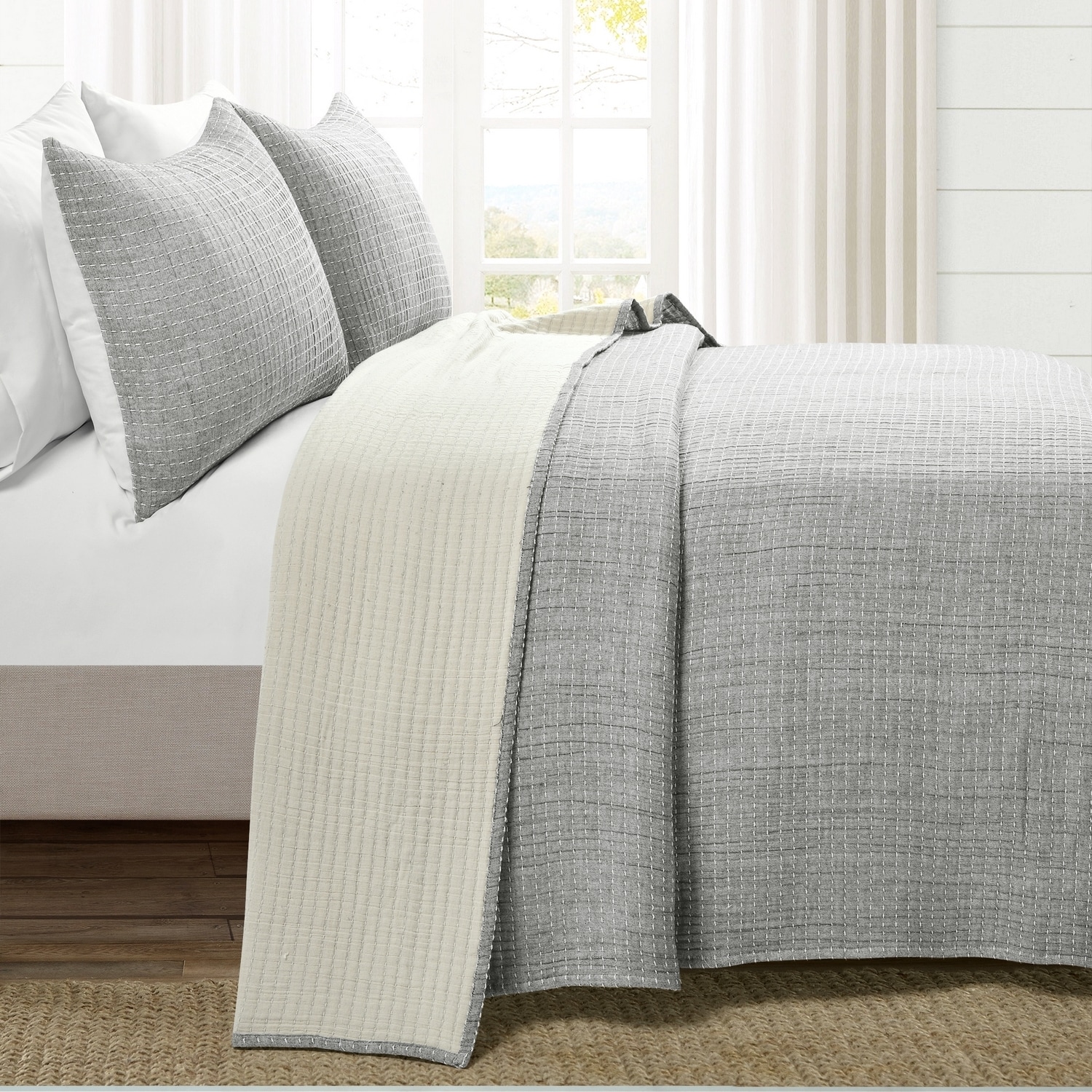 Light Gray and Off-White Cotton Reversible Full Quilt Set