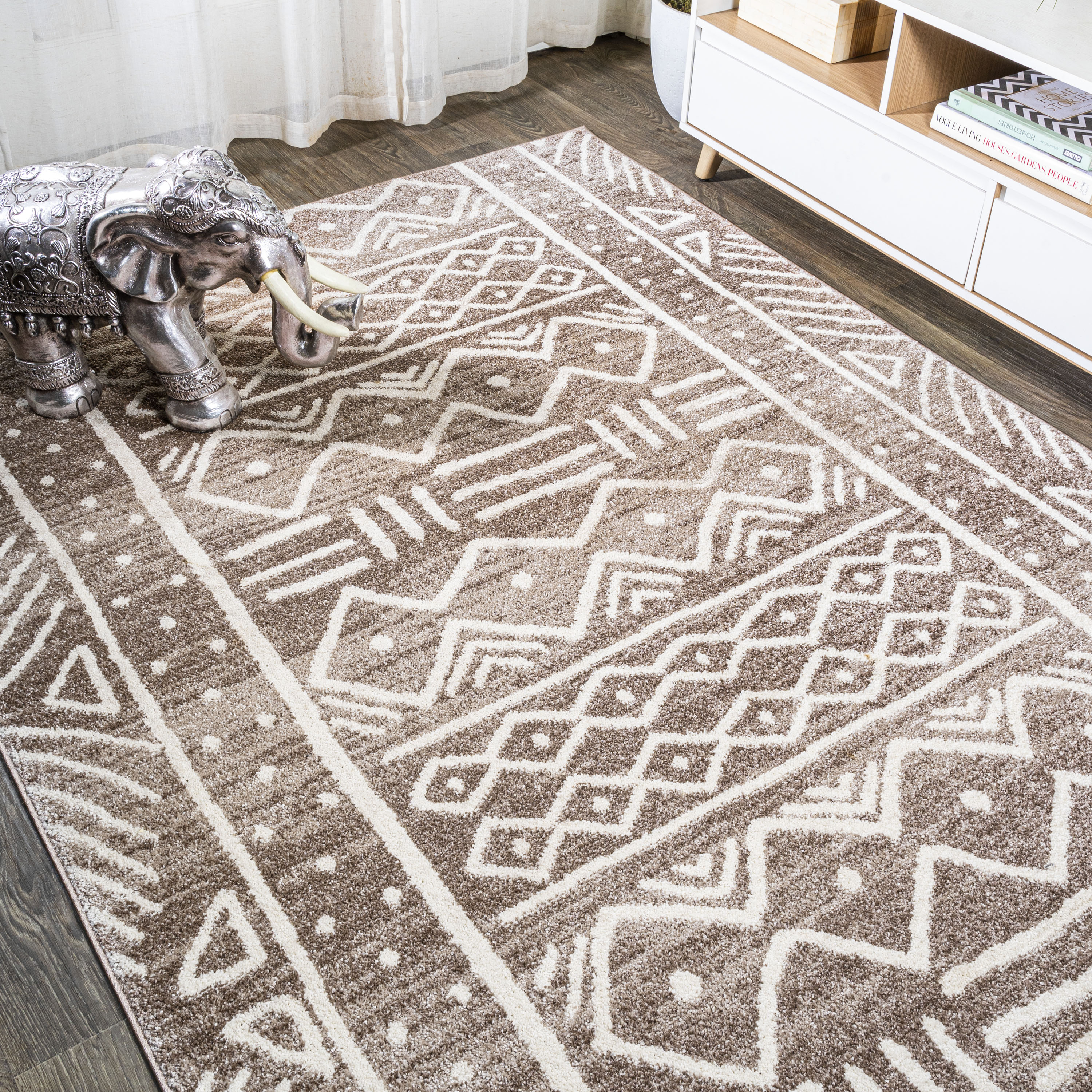 Ivory and Brown Geometric Synthetic 4' x 6' Reversible Area Rug