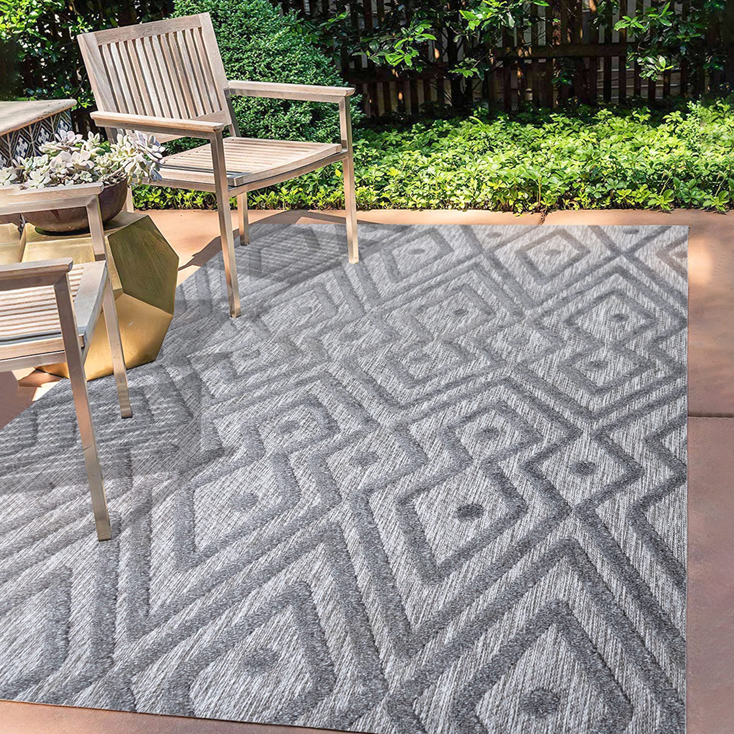Modern Vintage Moroccan Diamond 8' x 10' Dark Gray Indoor/Outdoor Rug
