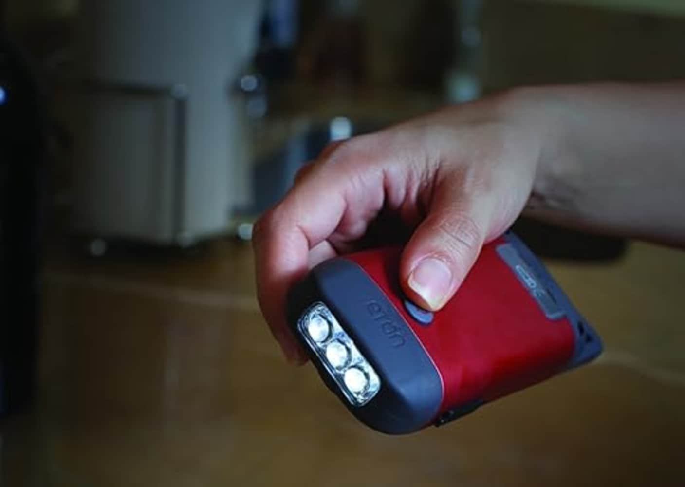 Eton ARCCR100R-SNG flashlights - View #3