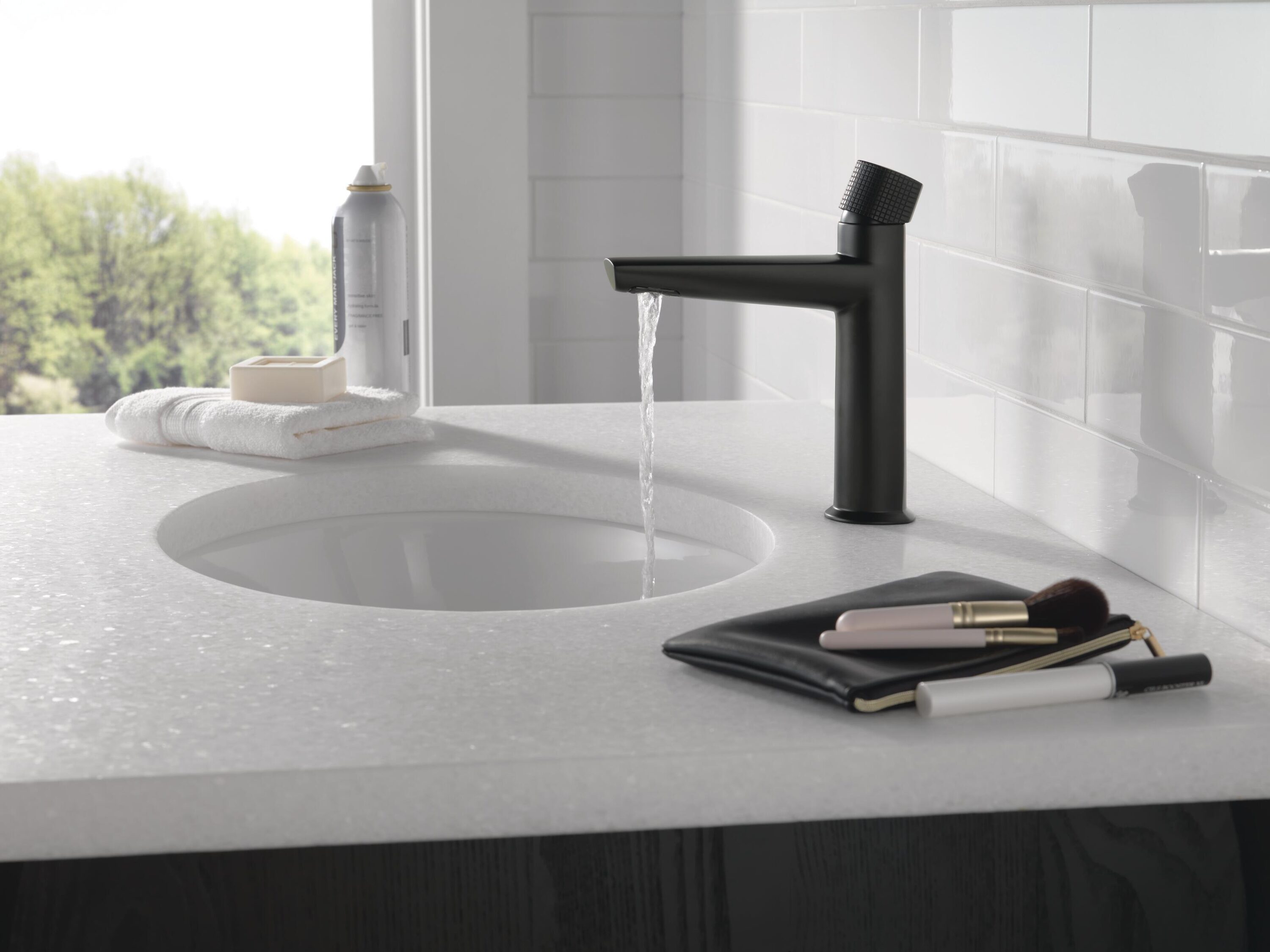 Delta 573-BLMPU-DST Lavatory-Faucets - View #2