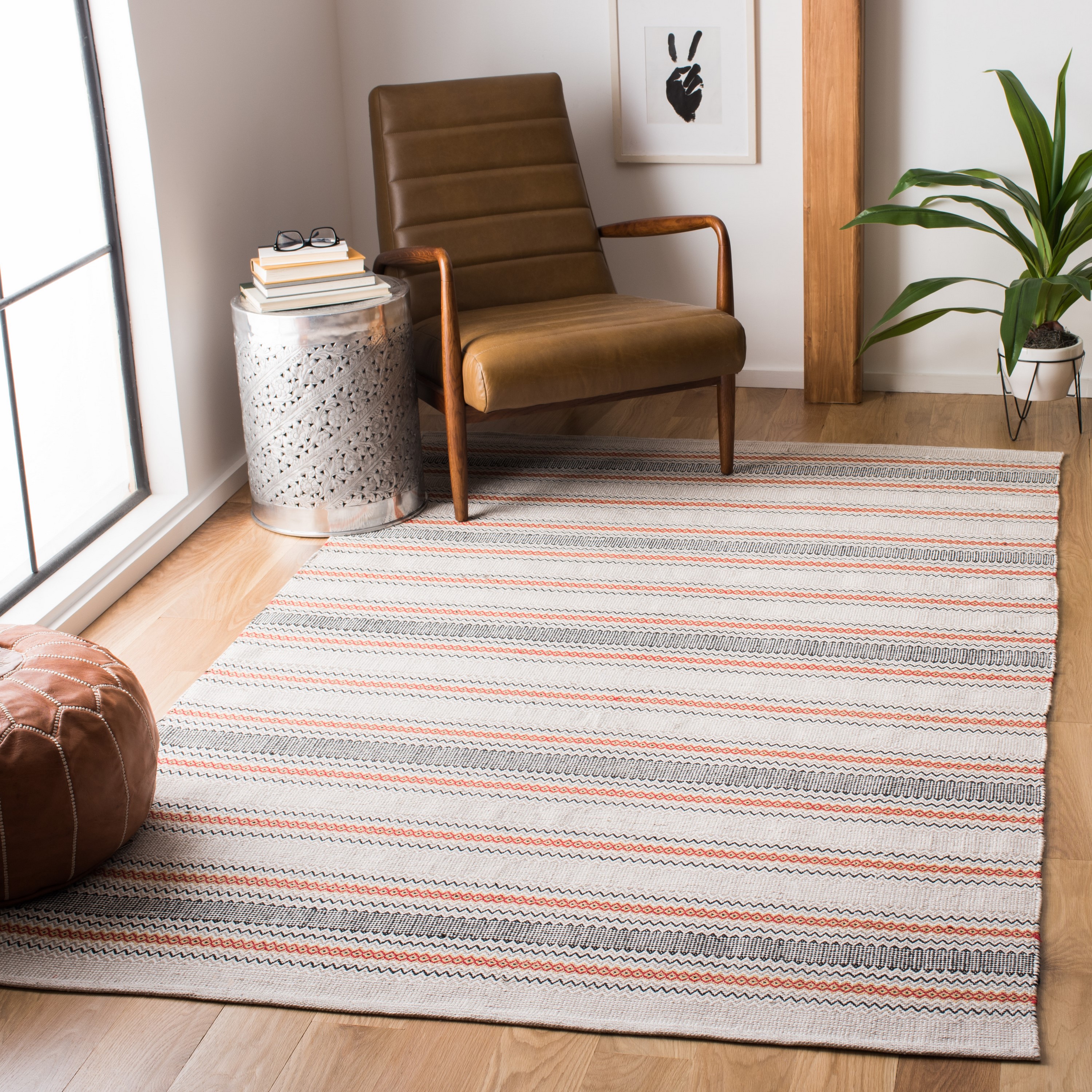 Safavieh MTK536Q-3 Montauk Jocelin 3 x 5 (ft) Cotton Red/Beige Rectangular Indoor Stripe Throw rug
