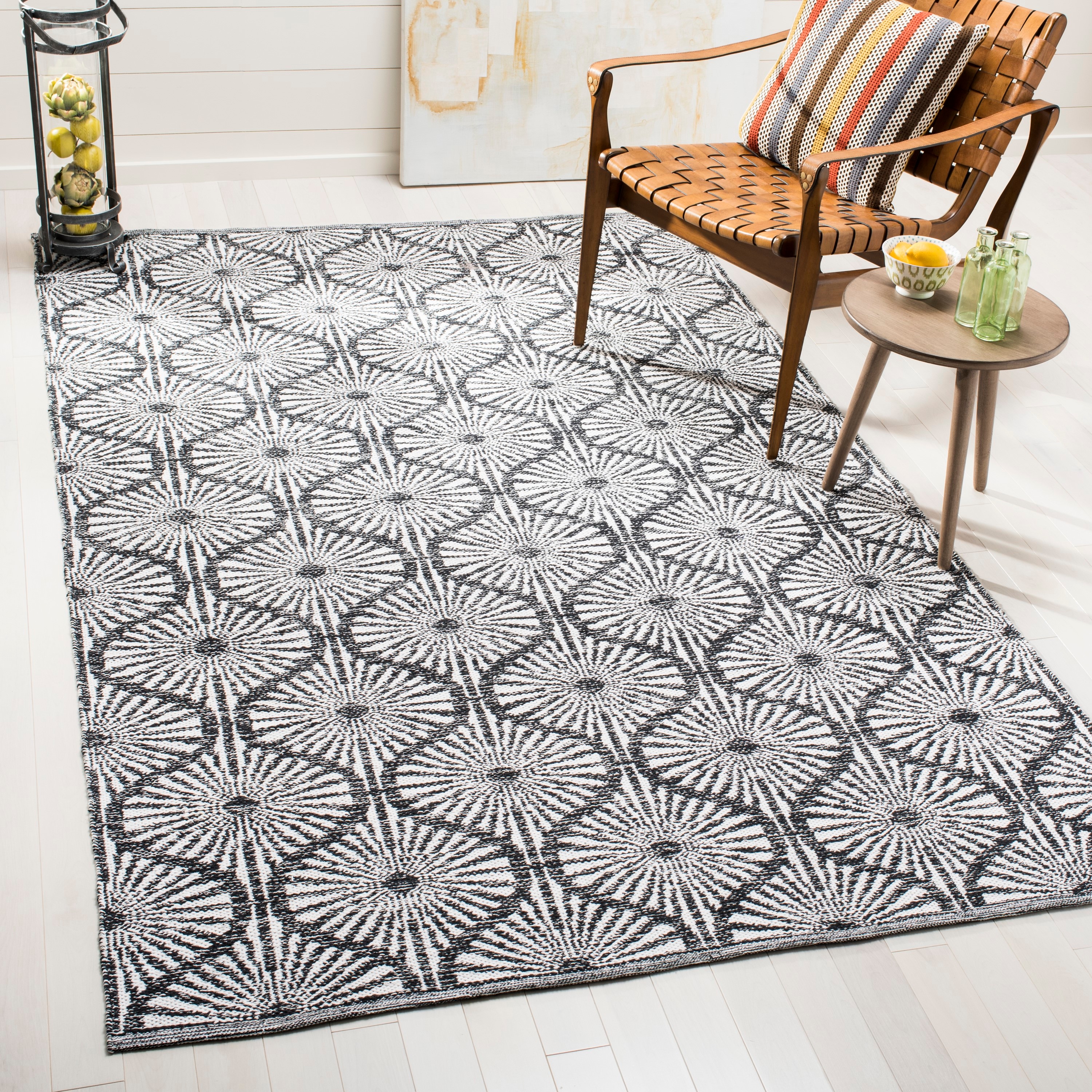 Safavieh MTK606A-3 Montauk Biloxi 3 x 5 (ft) Cotton Black/Ivory Rectangular Indoor Abstract Throw rug