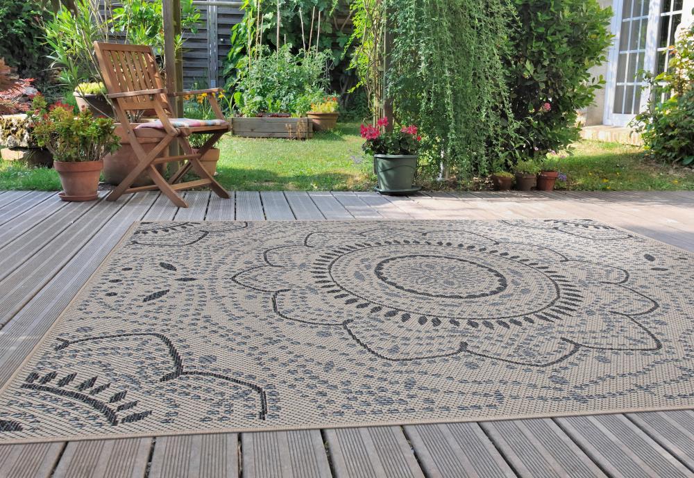 World Rug Gallery 415CREAM5X7 Patio 5 x 7 (ft) Loomed Polypropylene Cream Rectangular Indoor/Outdoor Medallion Bohemian/Eclectic Area rug