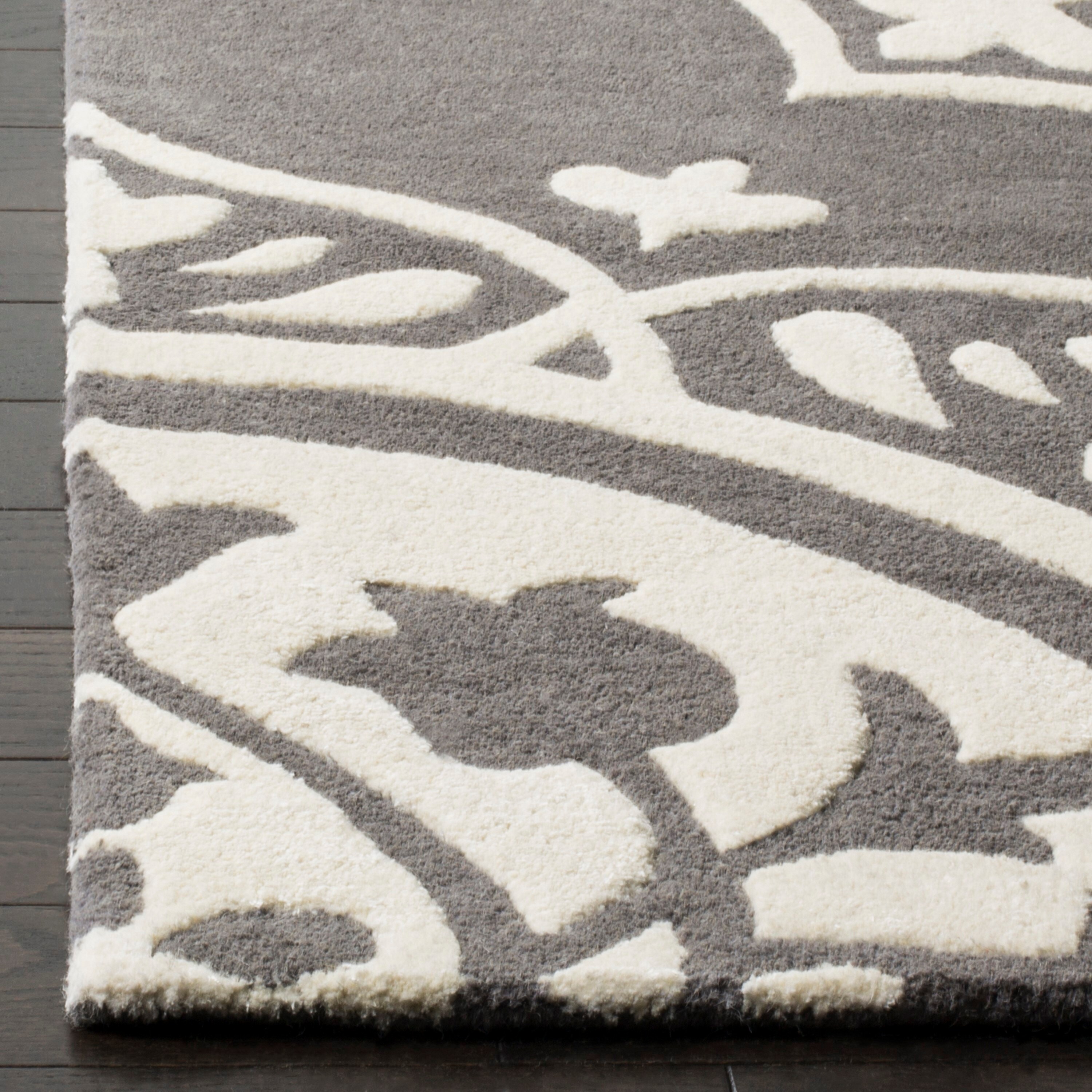 Safavieh BEL136C-4 rugs - View #3
