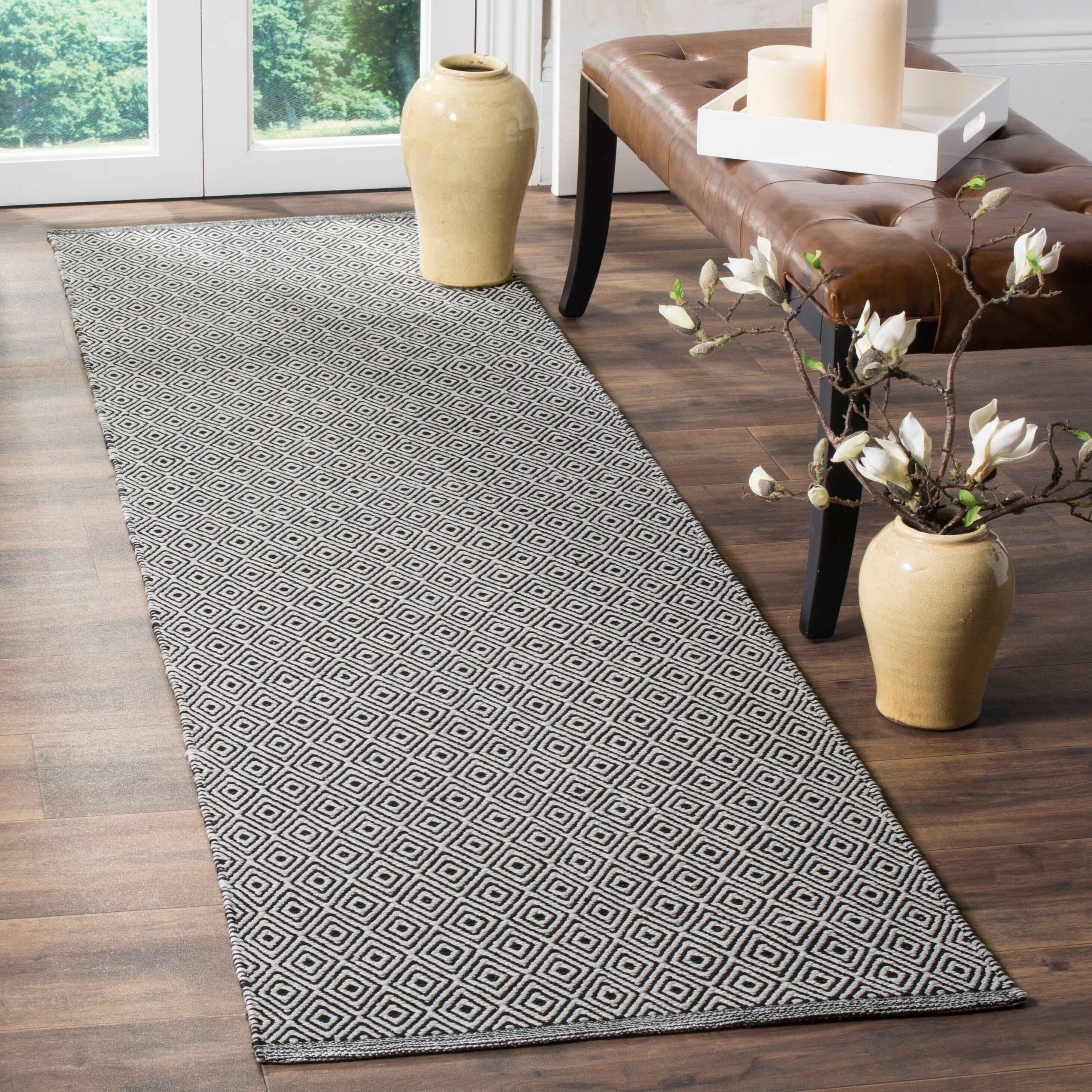 Safavieh MTK515E-28 Montauk Lucie 2 x 8 (ft) Cotton Ivory/Navy Rectangular Indoor Geometric Coastal Runner rug