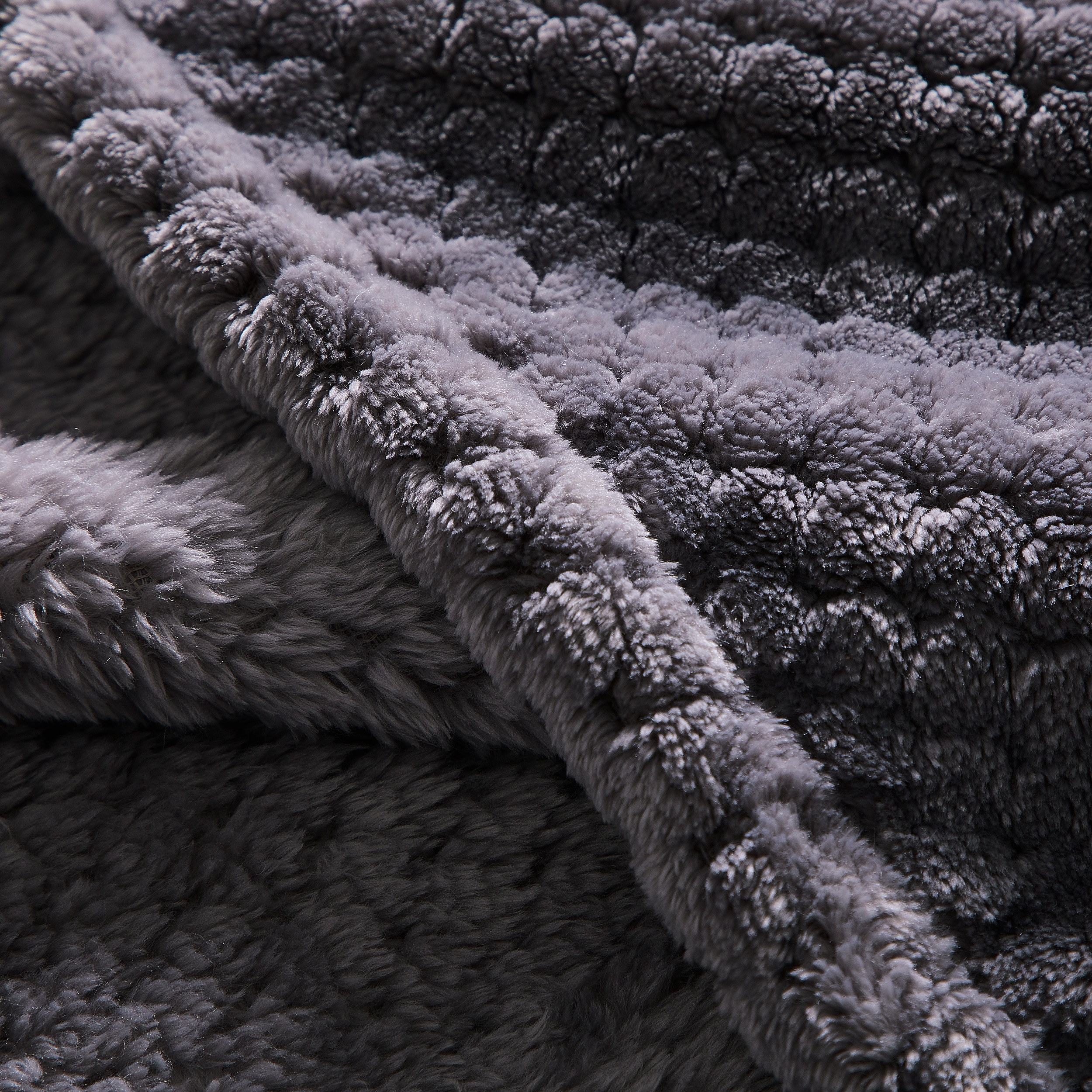 Thesis 00587 Blankets-And-Throws - View #8