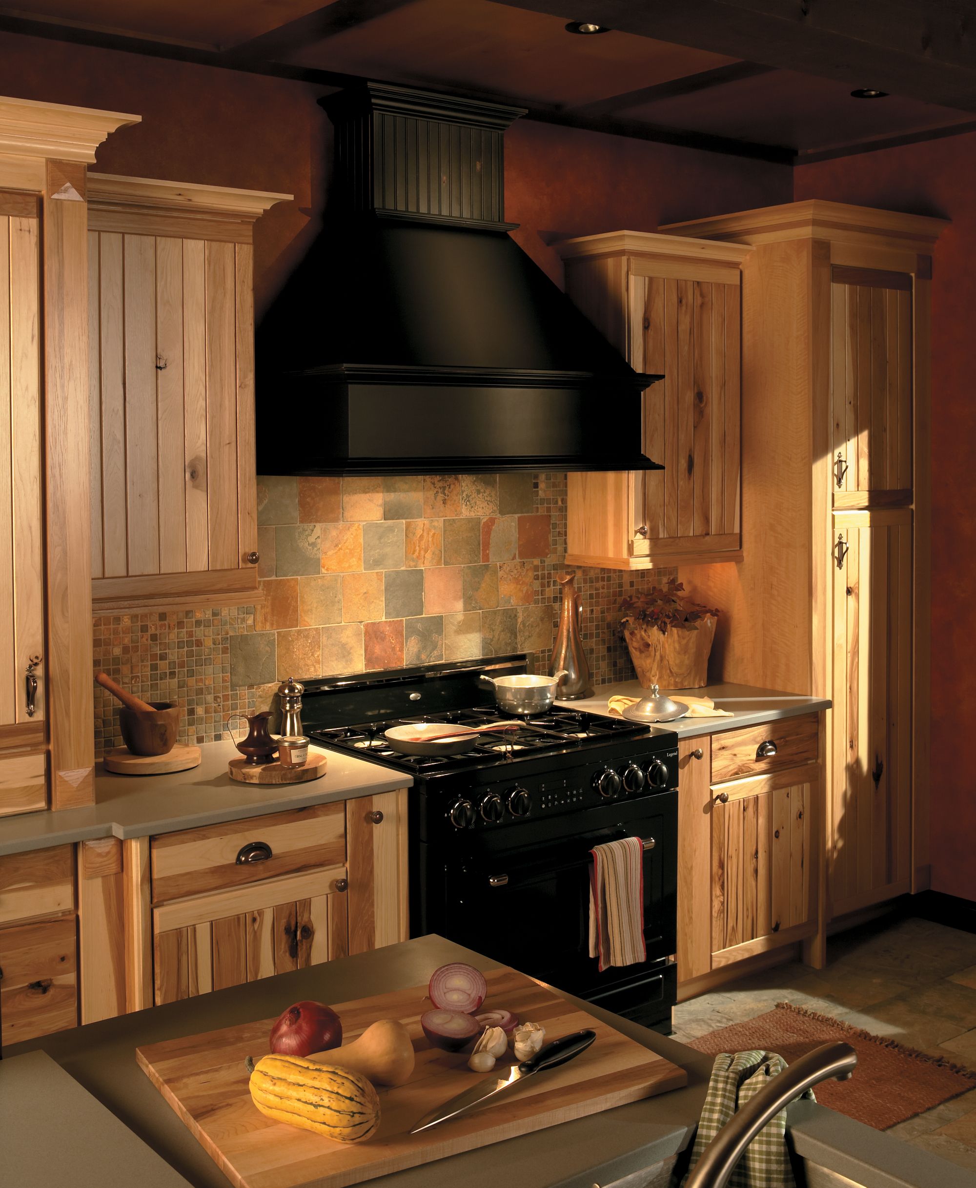 Schuler Cabinetry LKSCH.TAHO.HIK.NAT Cabinet-Samples - View #4